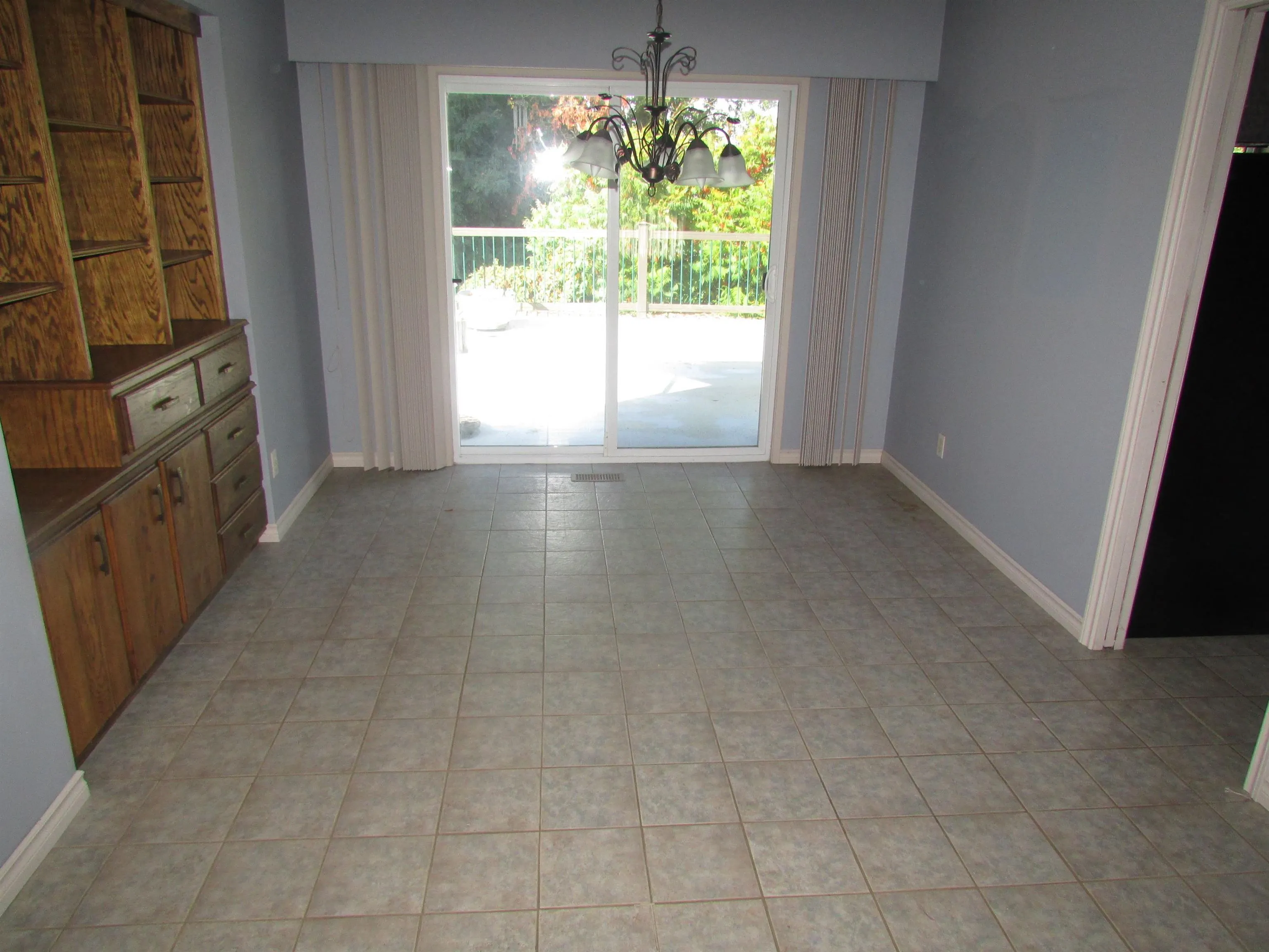 2475 Sugarpine Street