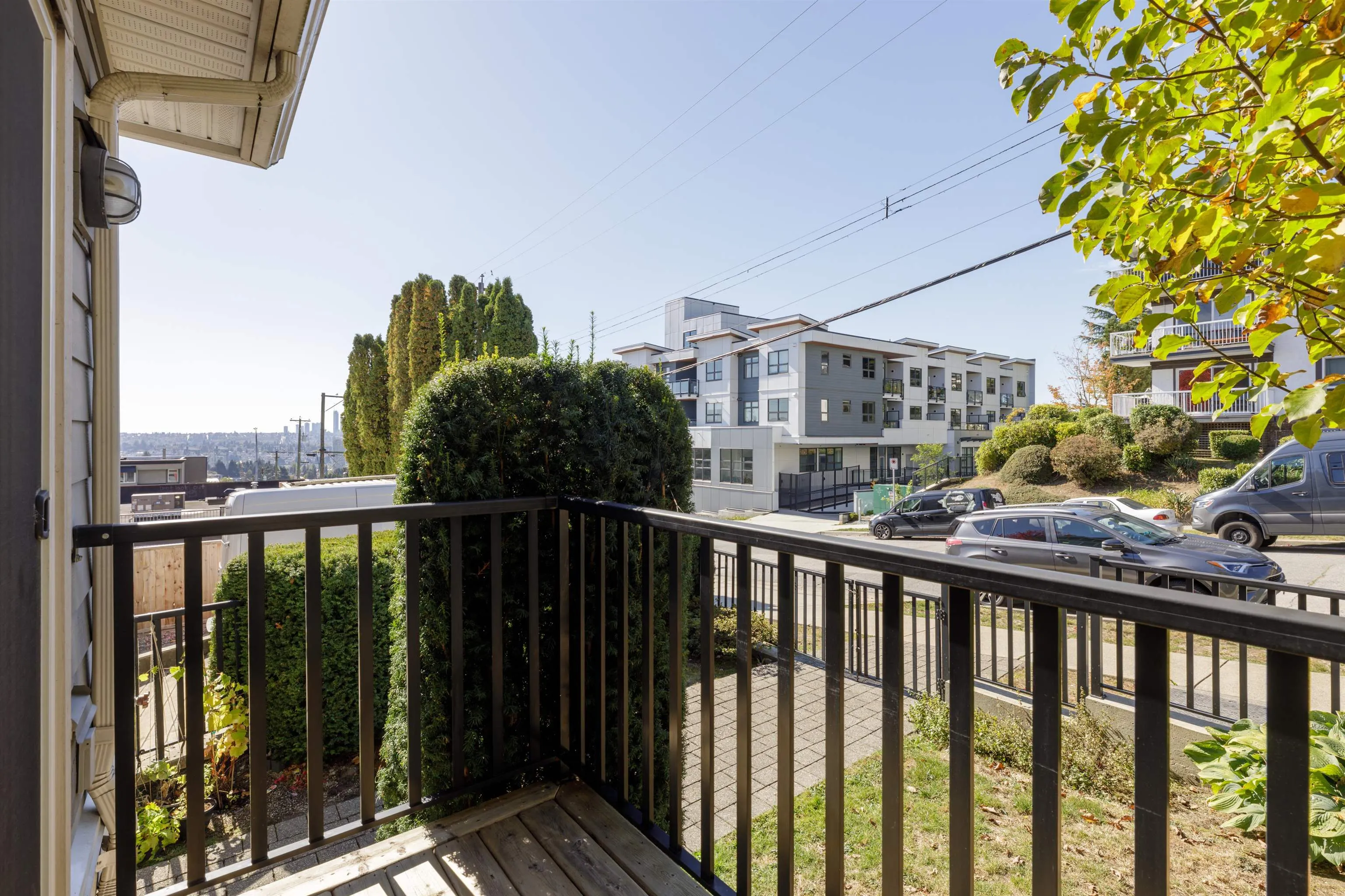 388 Ellesmere Avenue #1