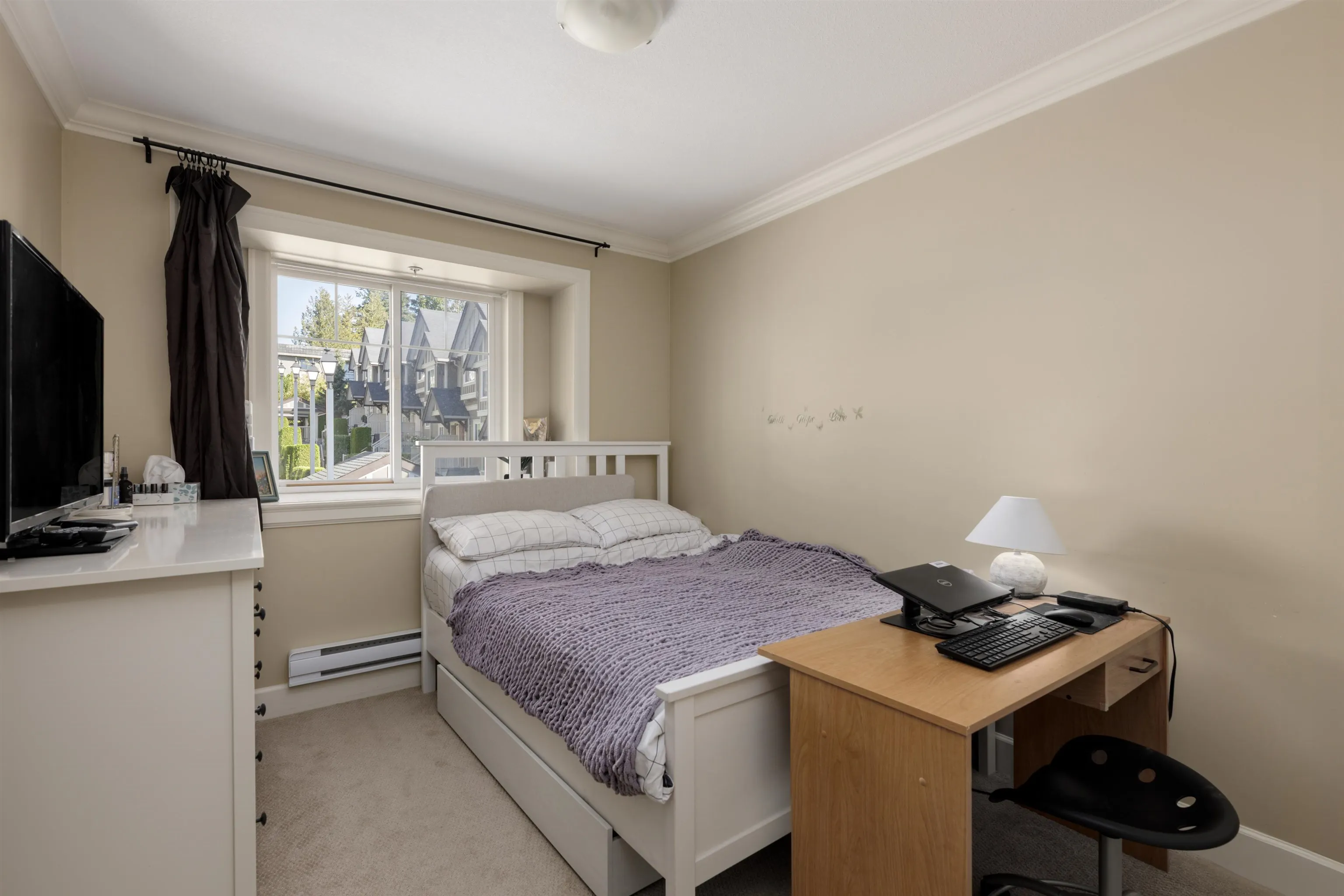 388 Ellesmere Avenue #1