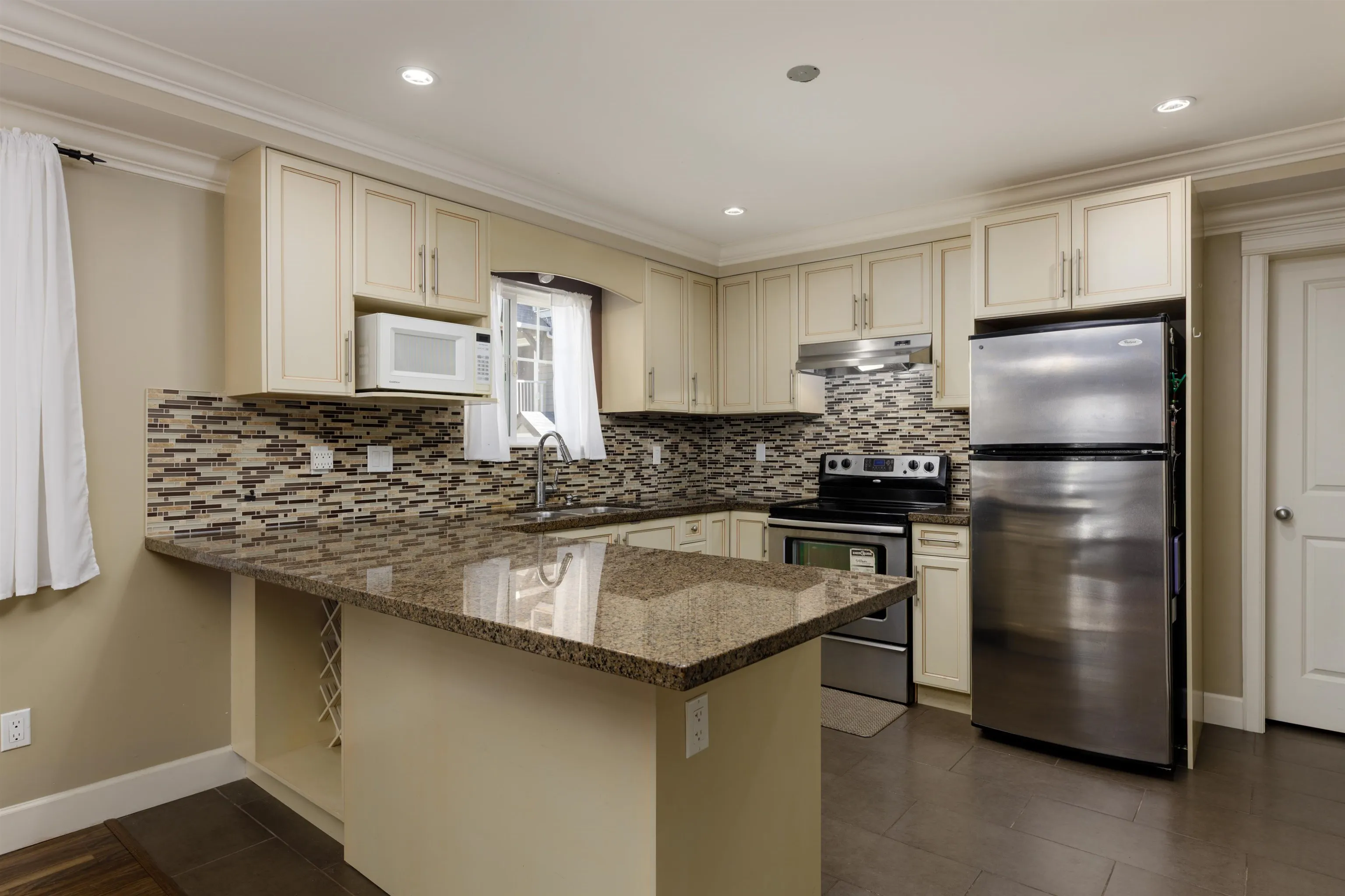 388 Ellesmere Avenue #1