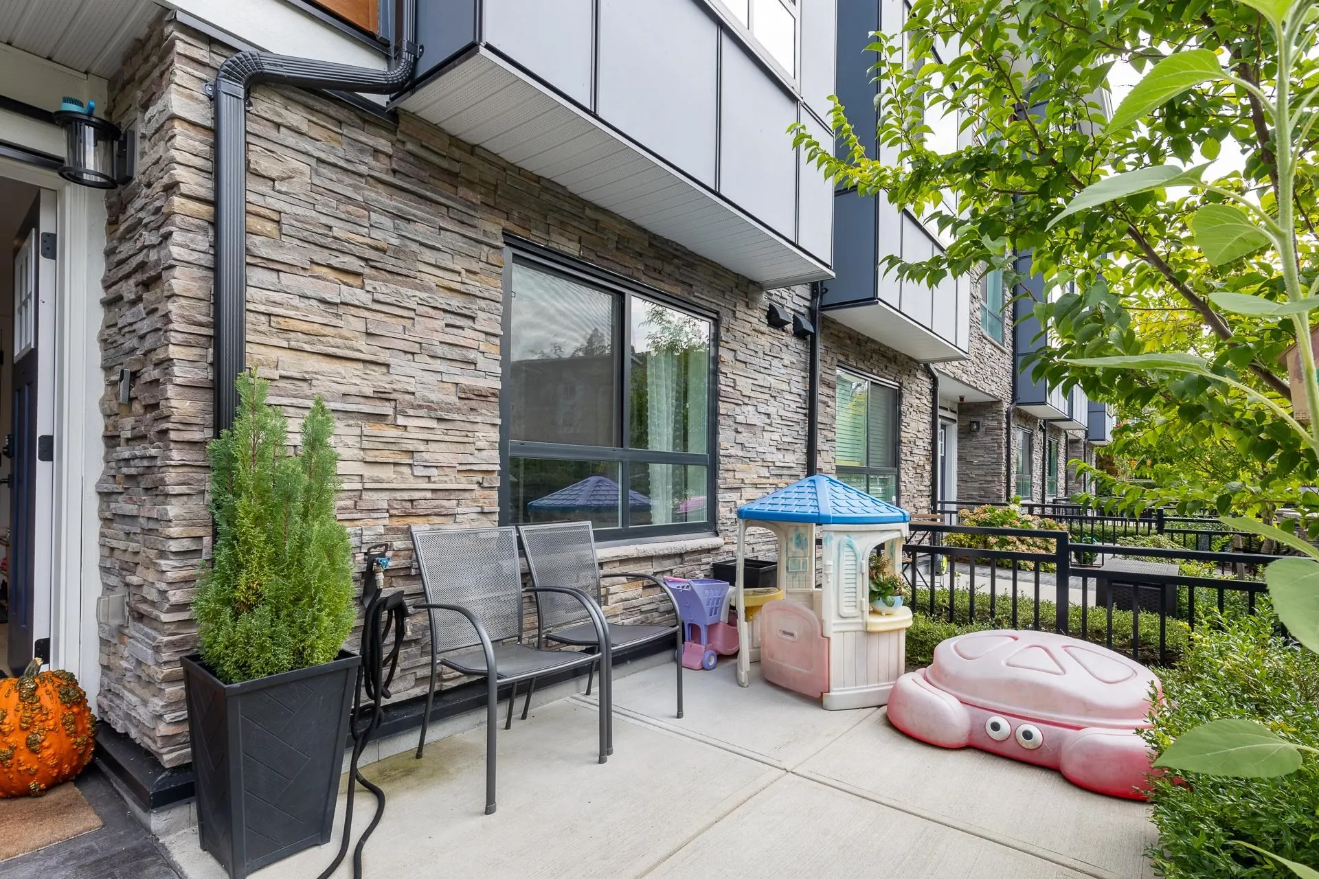 5476 Brydon Crescent #9