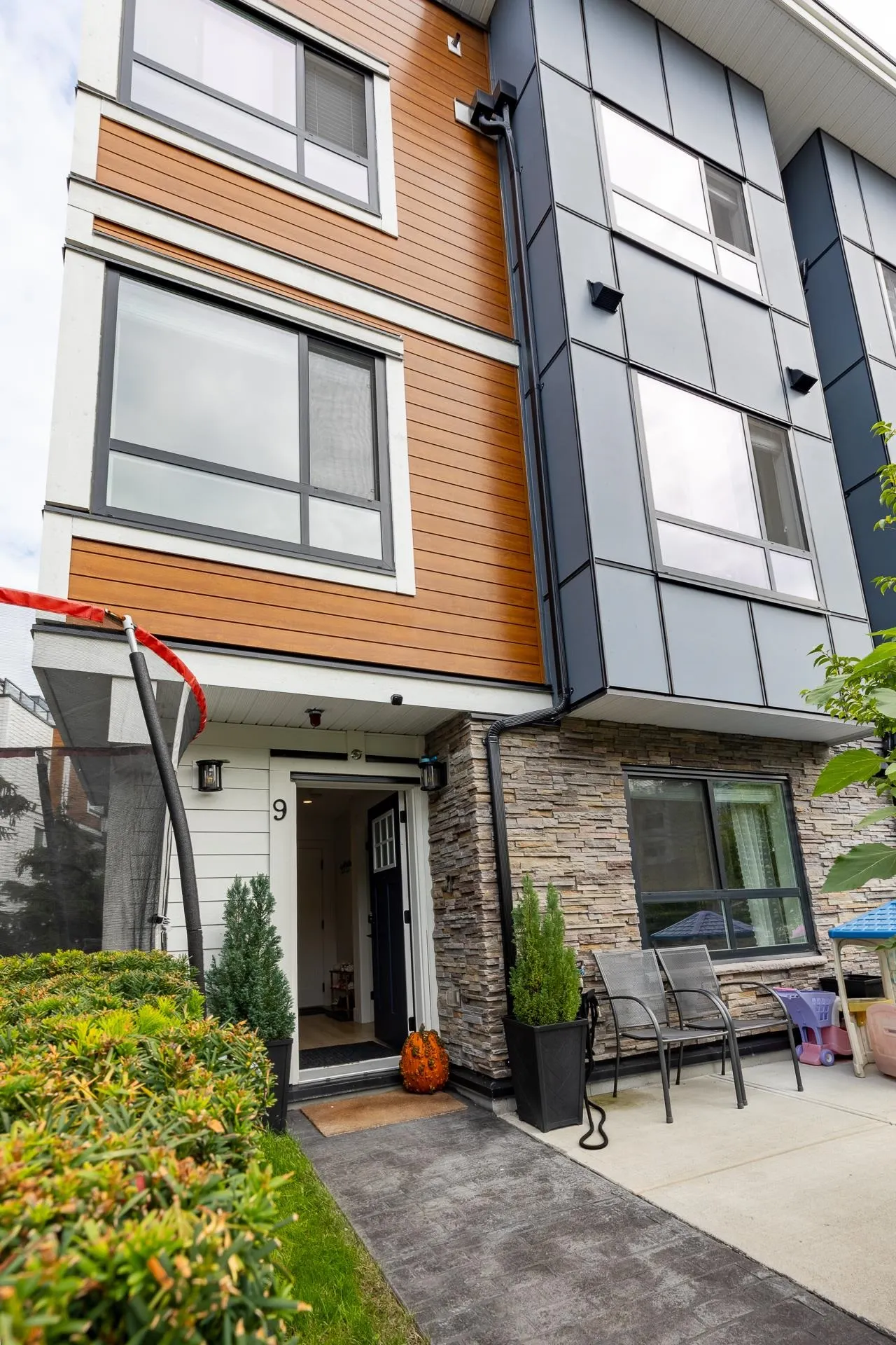 5476 Brydon Crescent #9