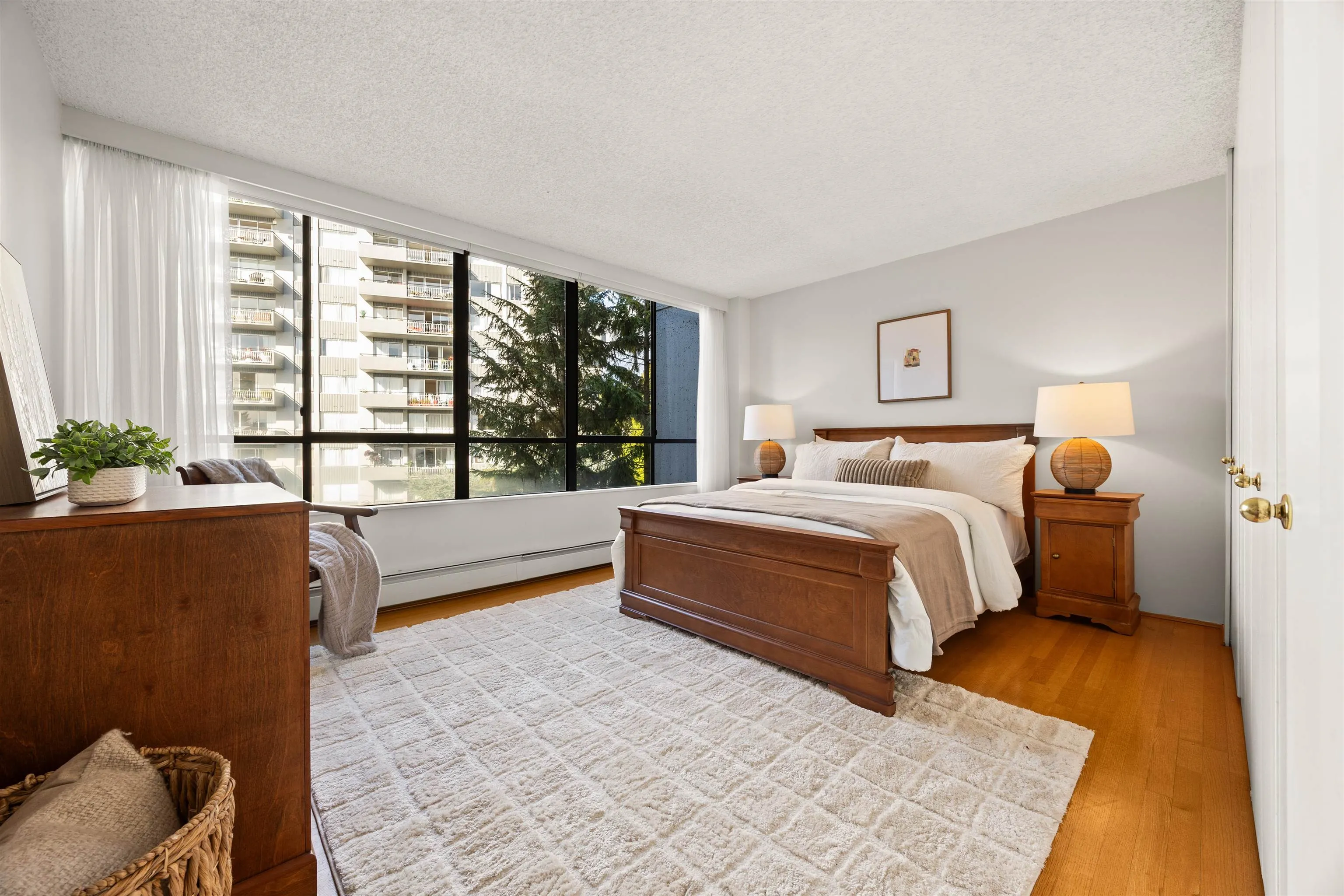 1930 Bellevue Avenue #401