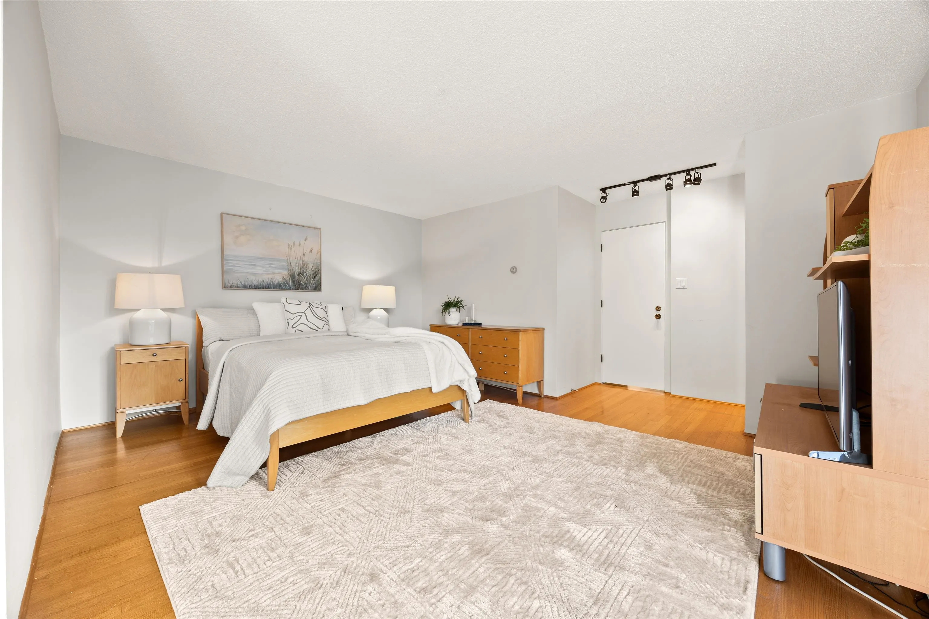 1930 Bellevue Avenue #401