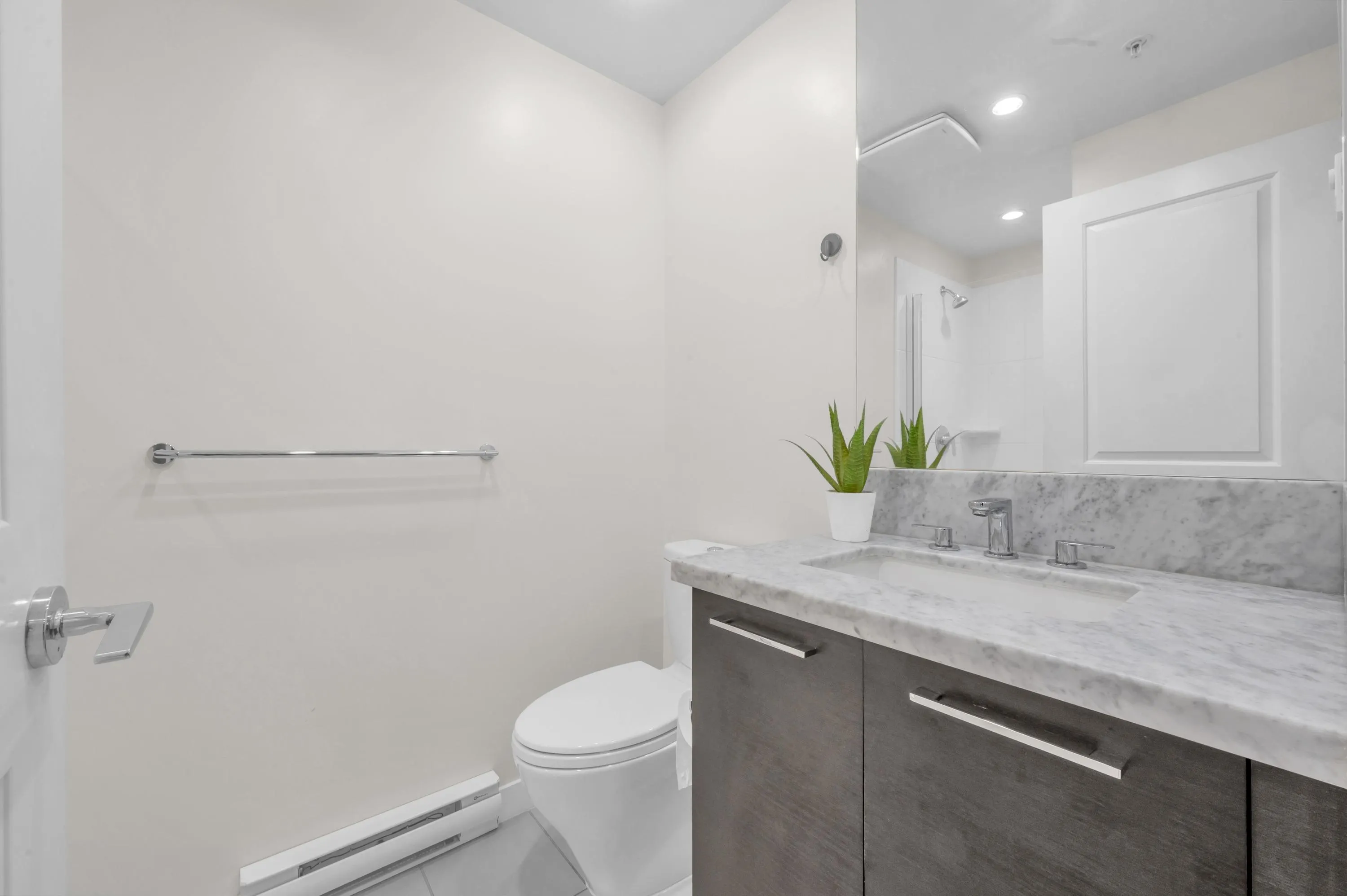 4880 Bennett Street #908