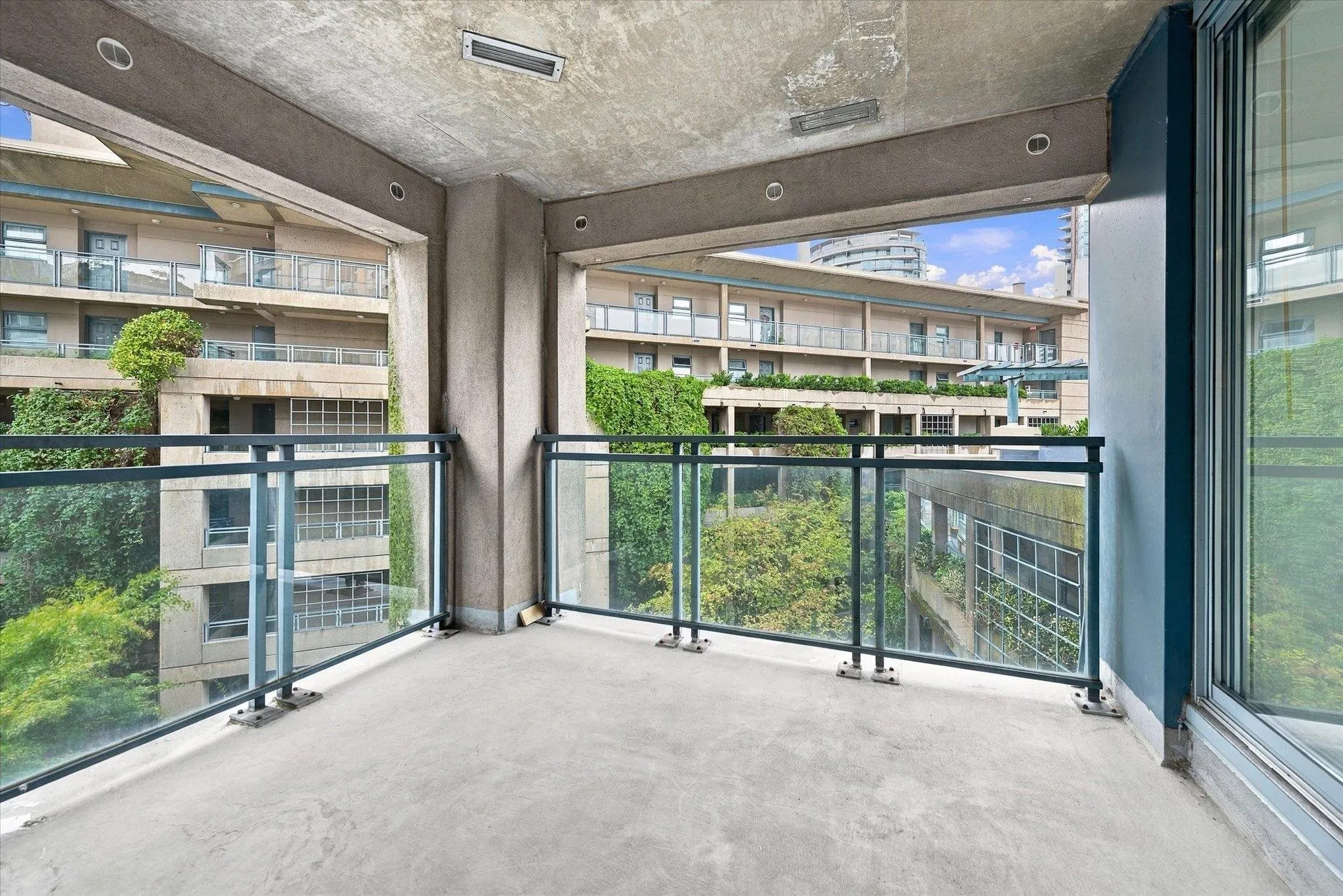 183 Keefer Place #603