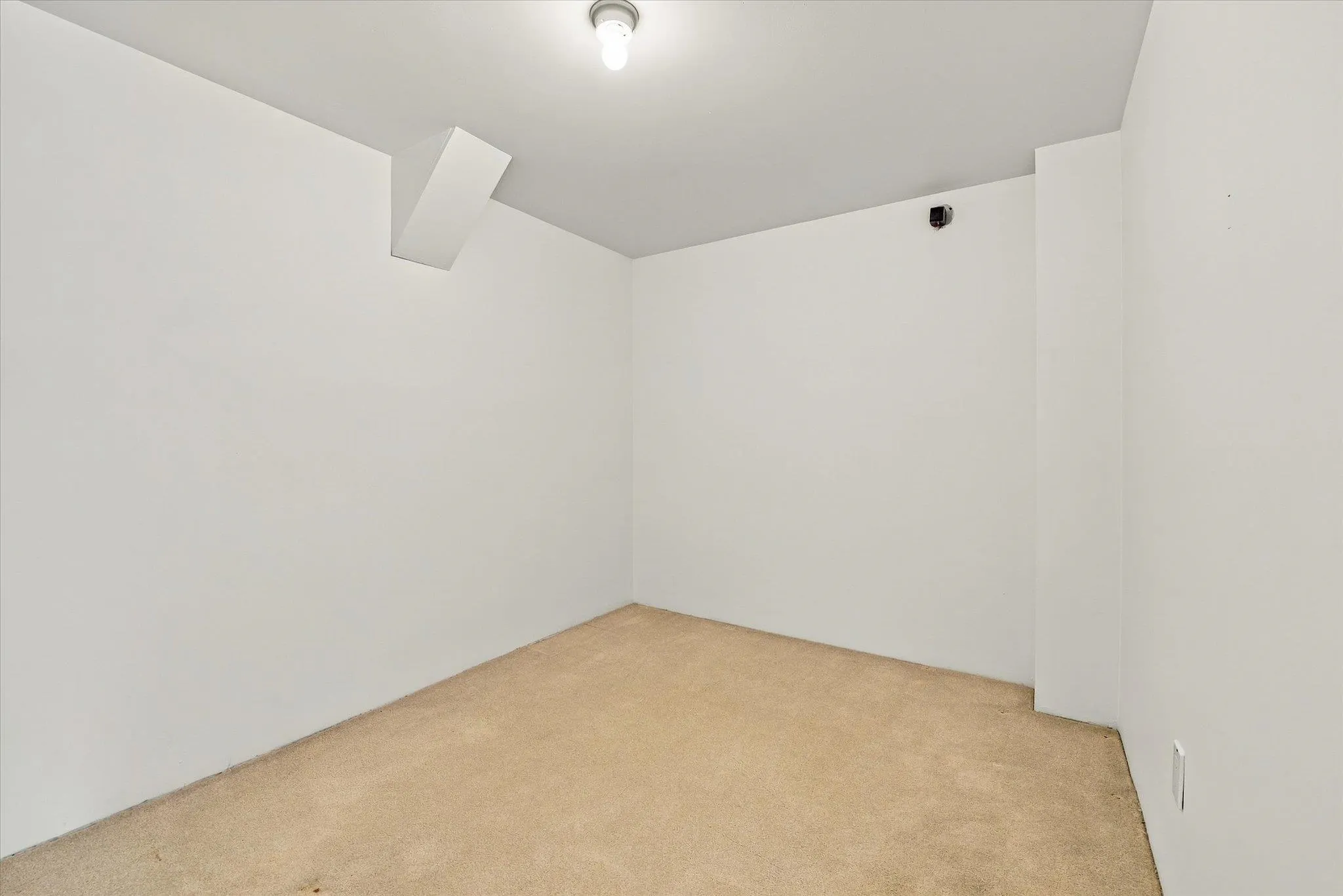 183 Keefer Place #603