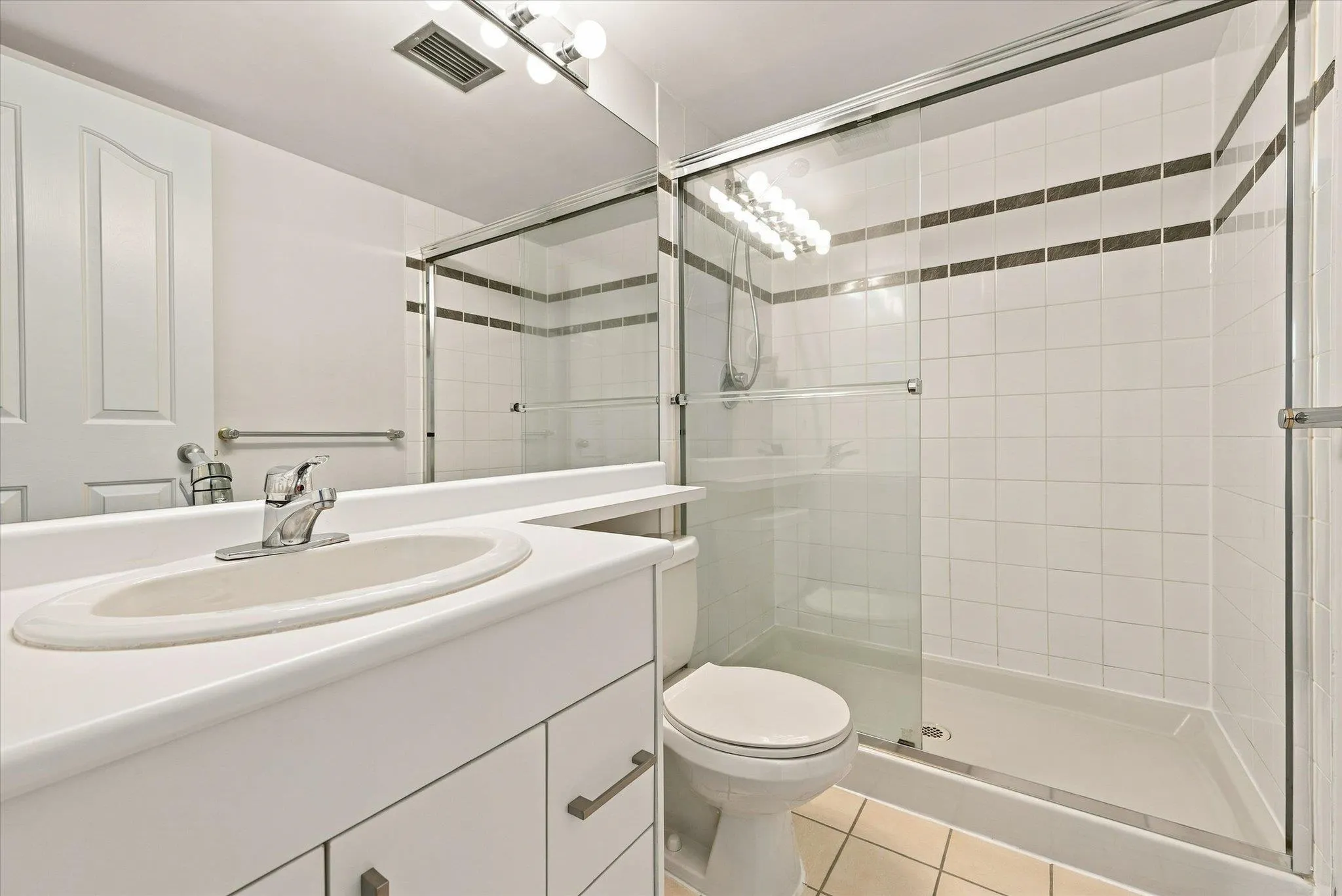 183 Keefer Place #603