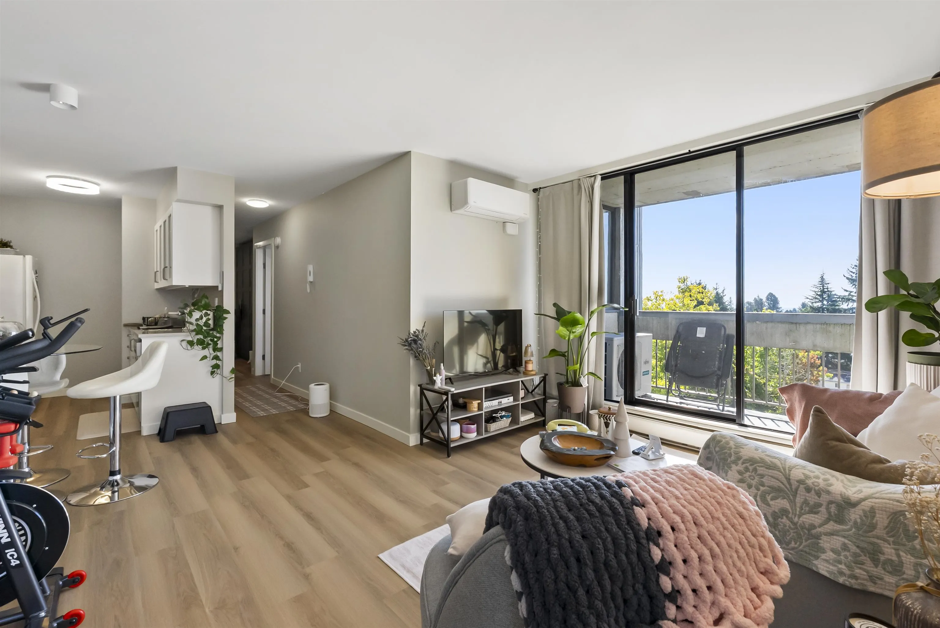 6759 Willingdon Avenue #706