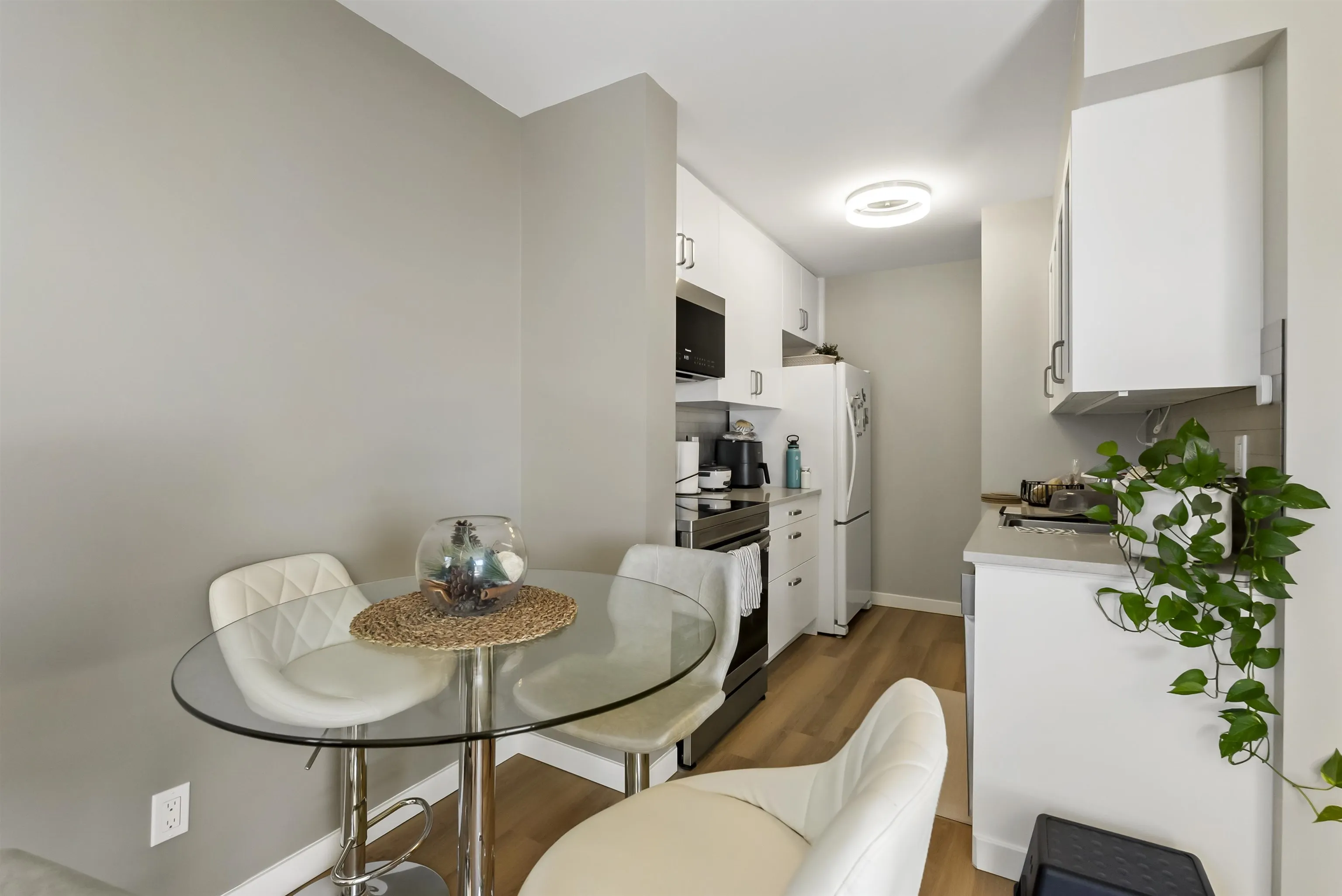 6759 Willingdon Avenue #706