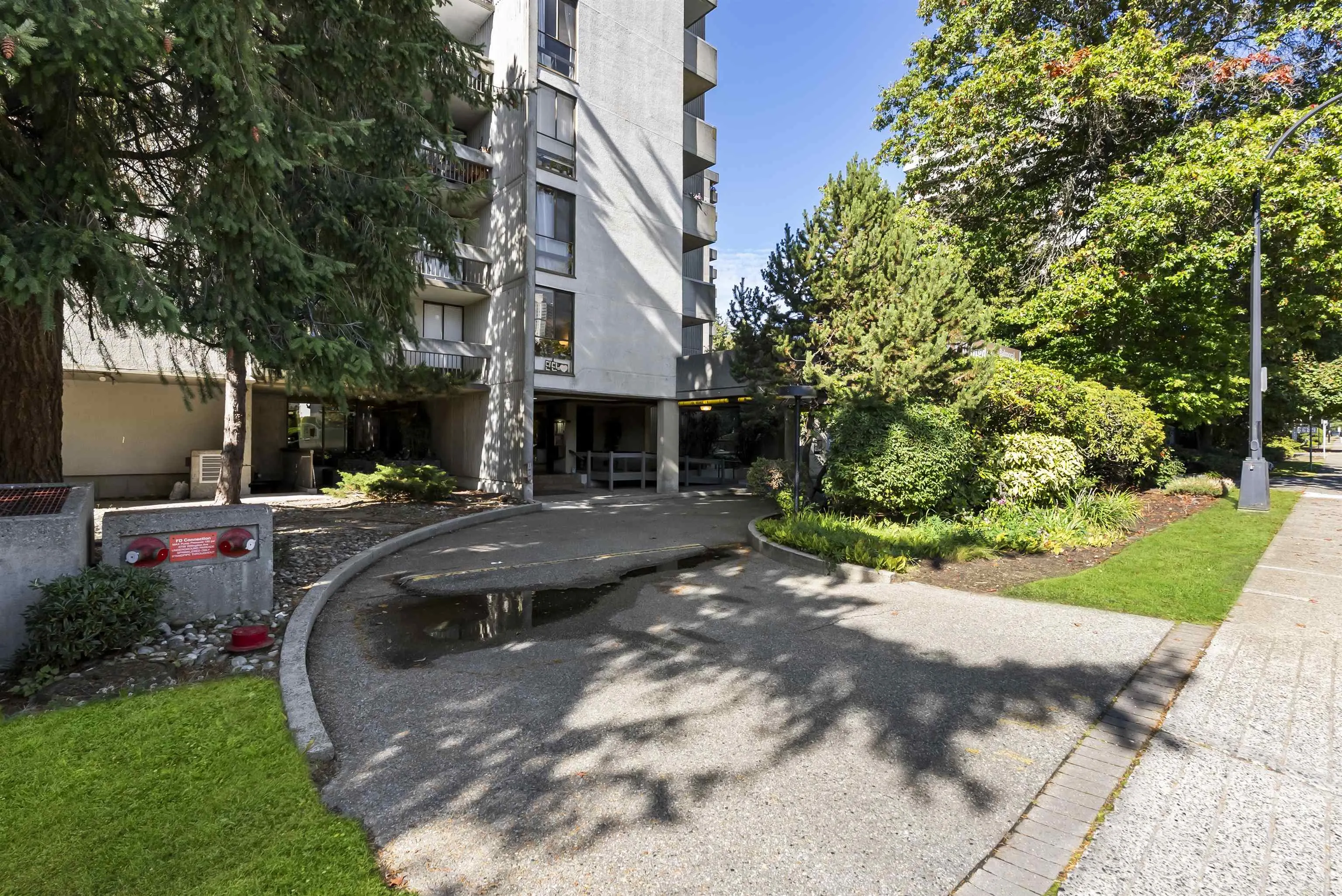 6759 Willingdon Avenue #706