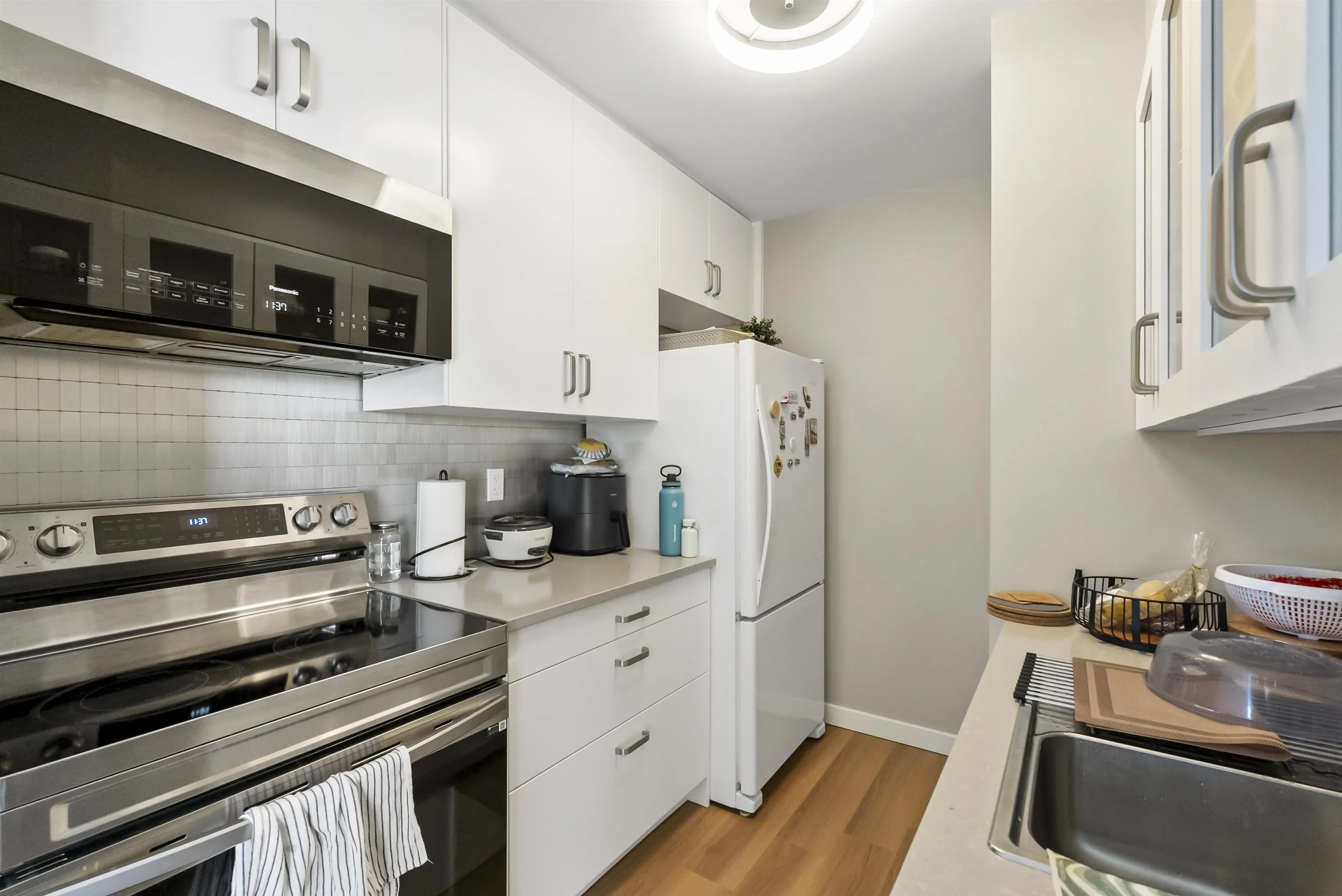 6759 Willingdon Avenue #706