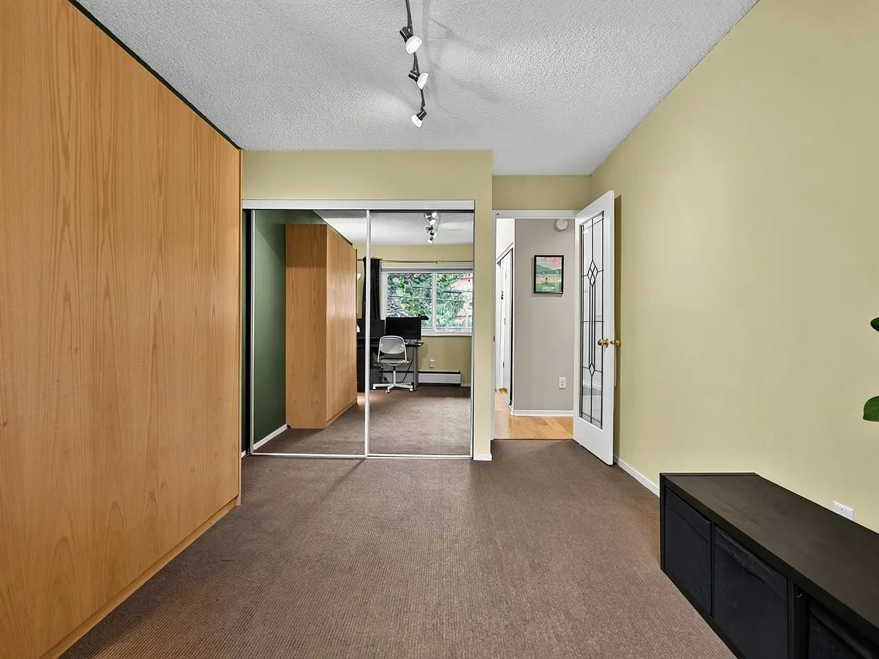 550 E 6th Avenue #319