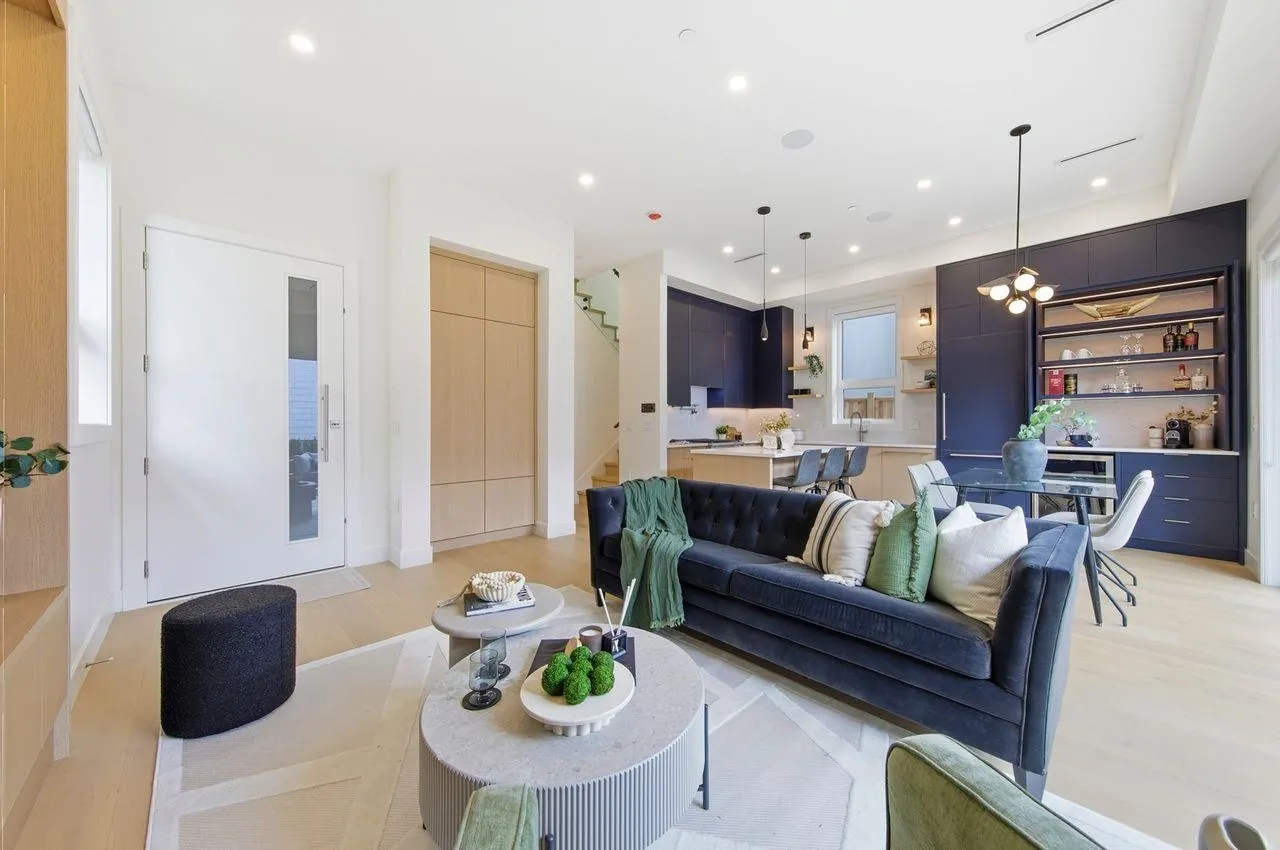 3708 W 18th Avenue #2