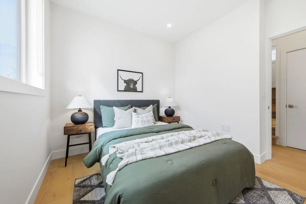 3708 W 18th Avenue #2