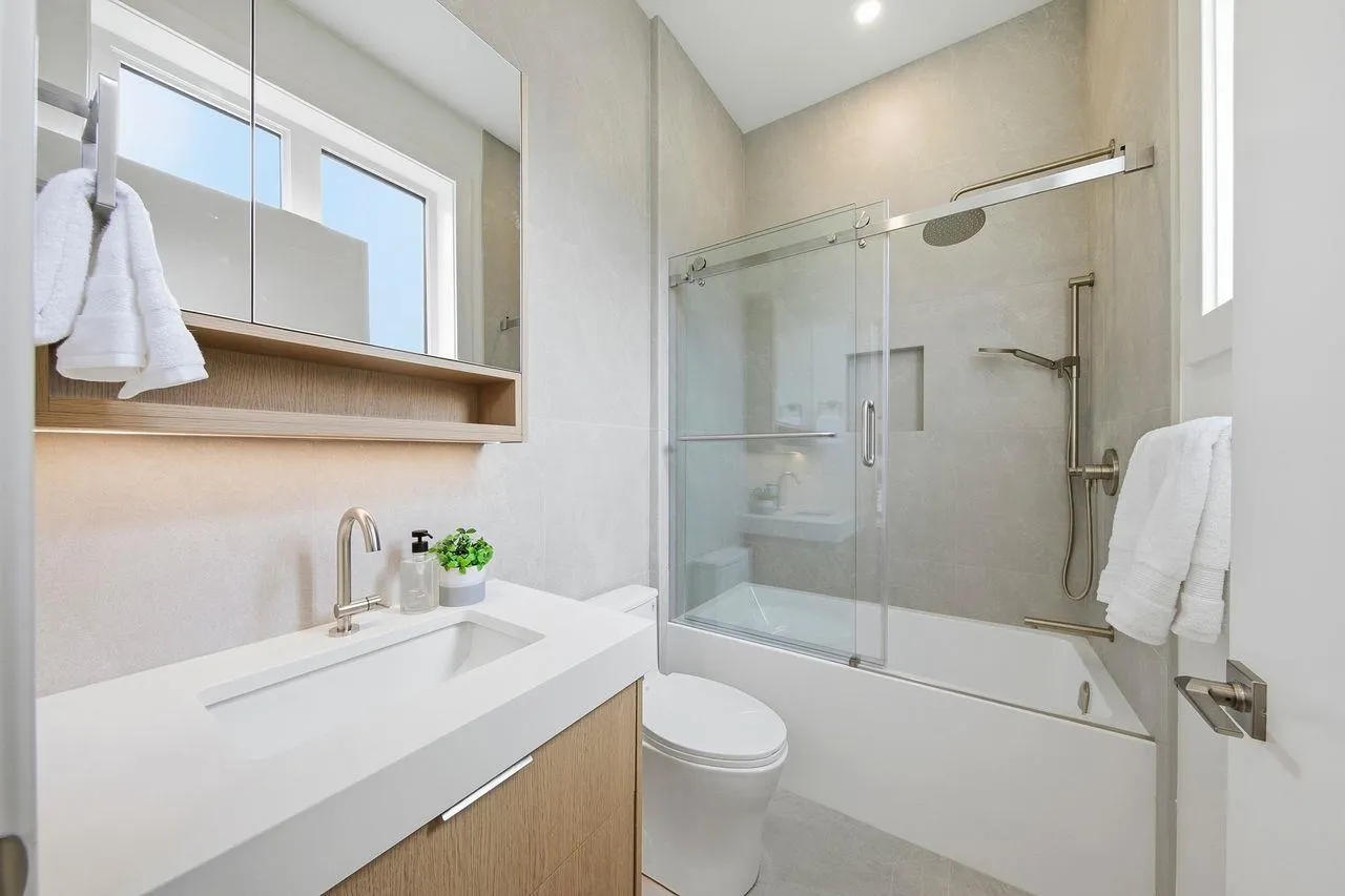 3708 W 18th Avenue #2