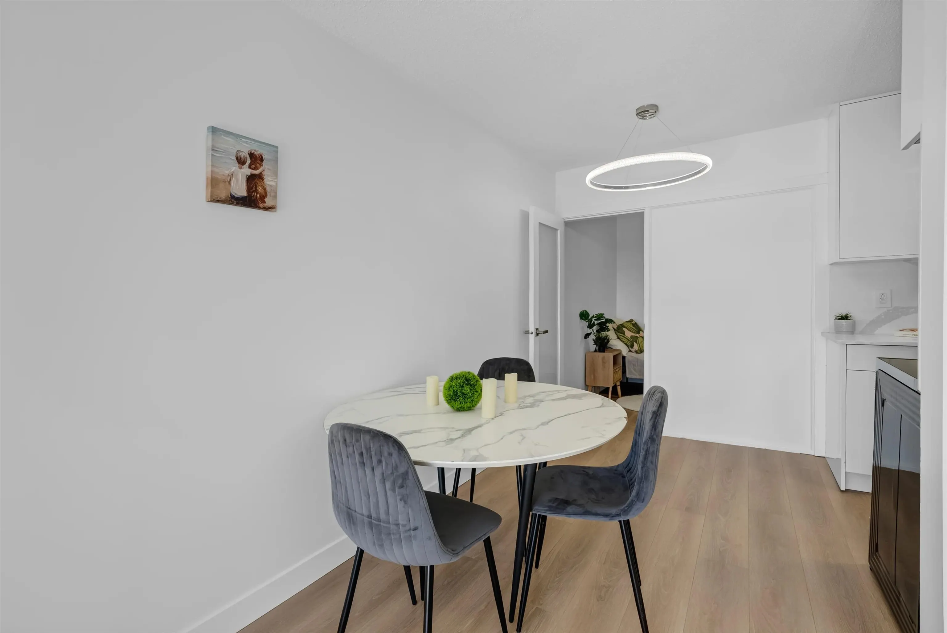 225 W 3rd Street #201