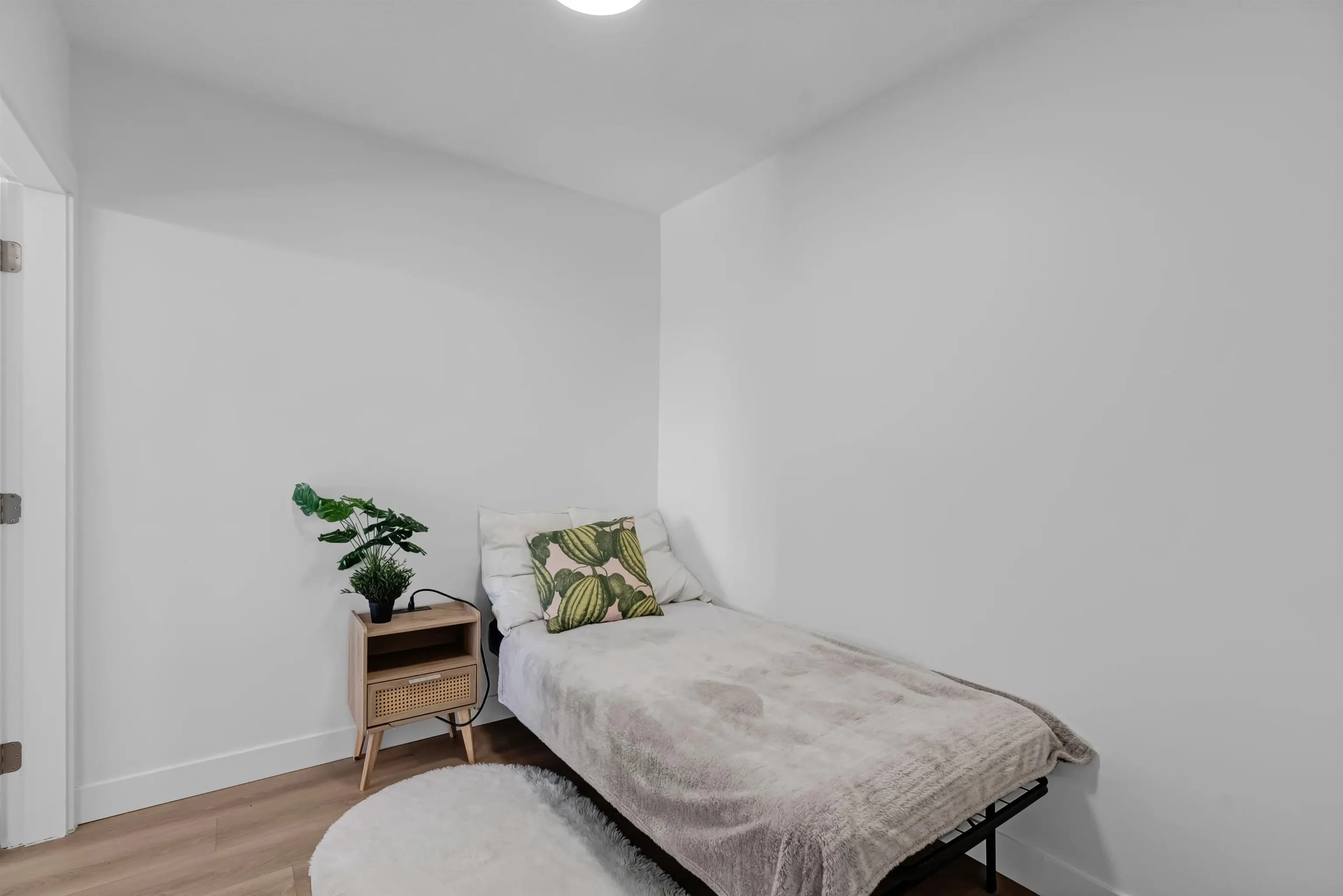 225 W 3rd Street #201