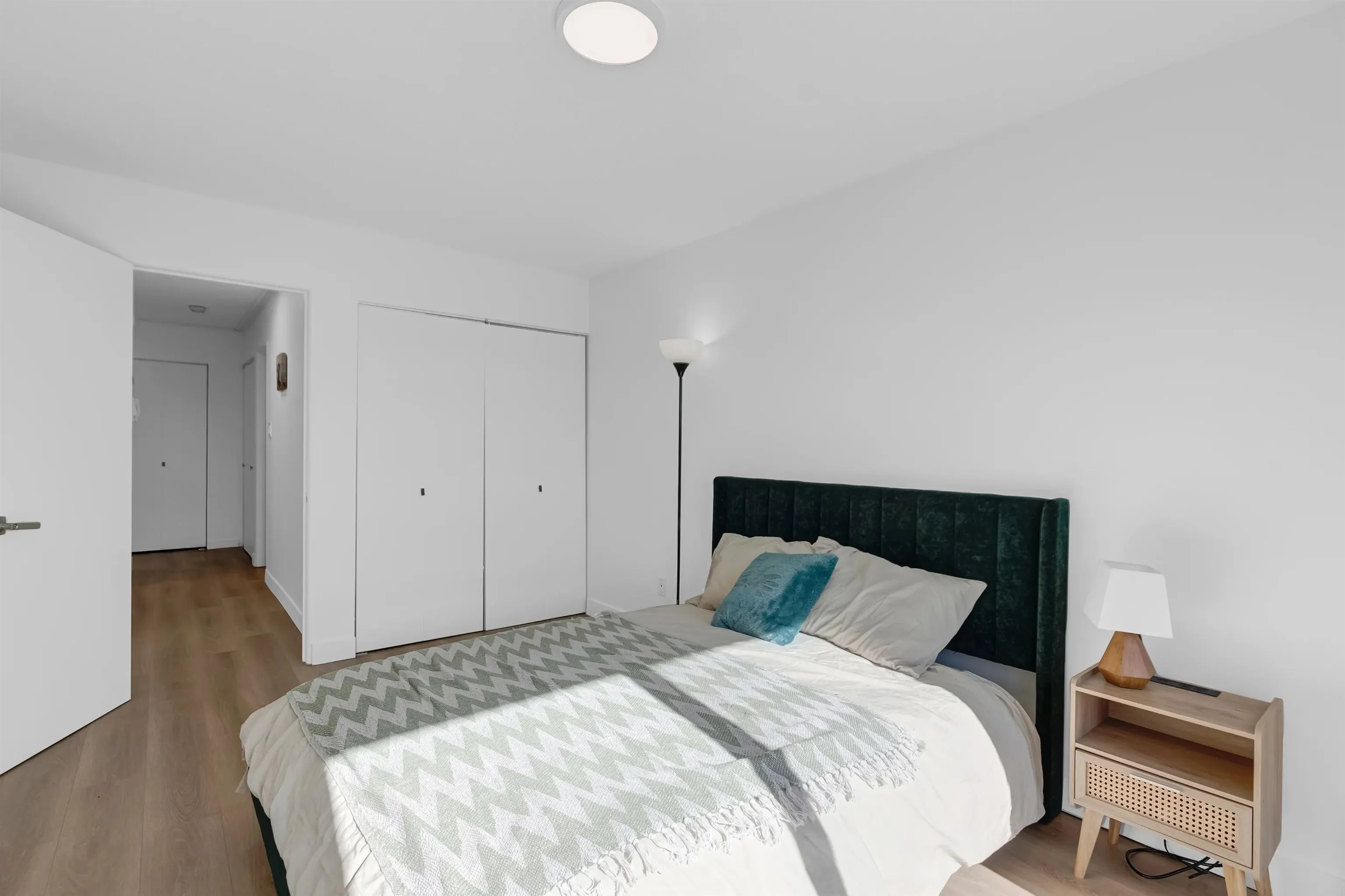 225 W 3rd Street #201