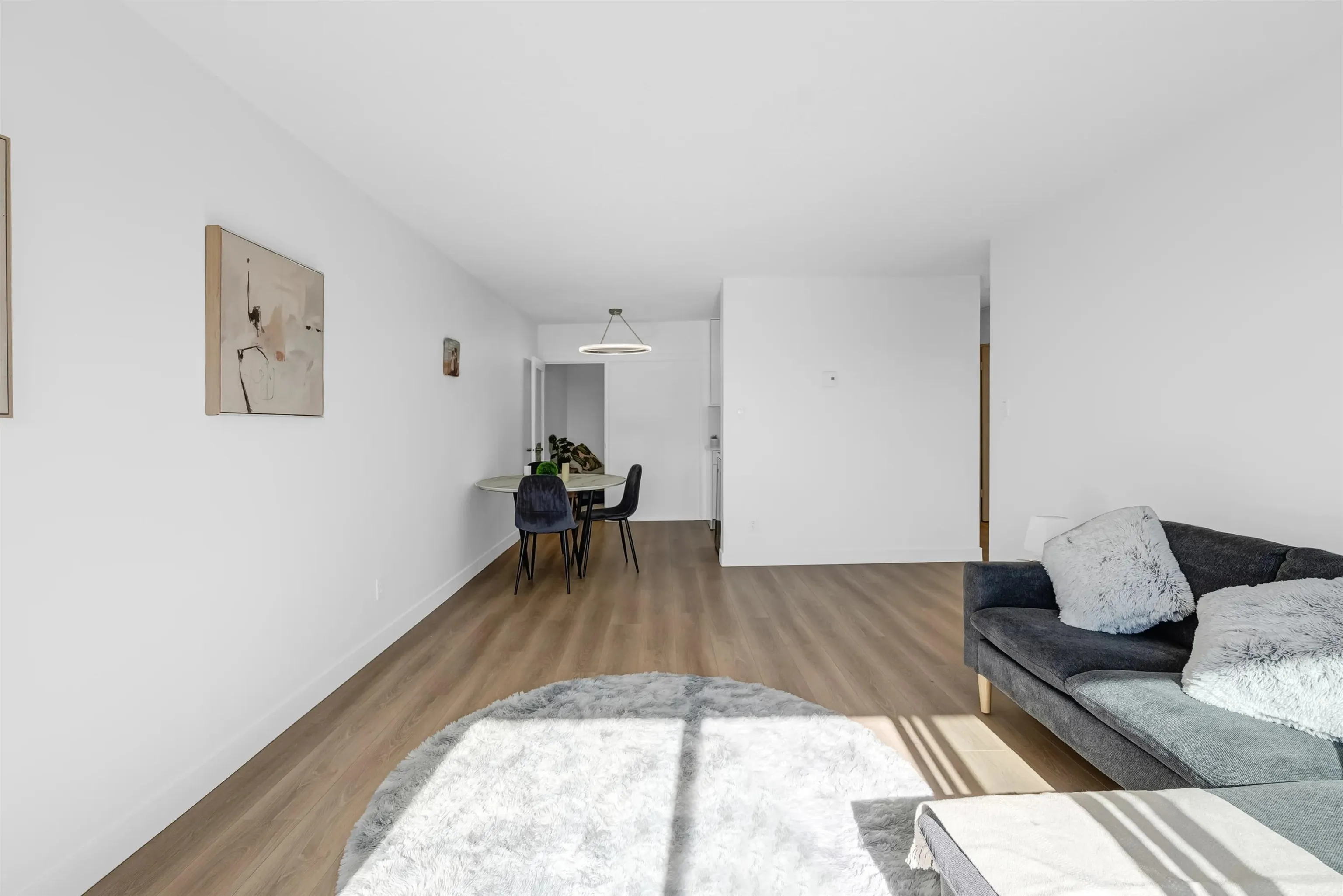225 W 3rd Street #201