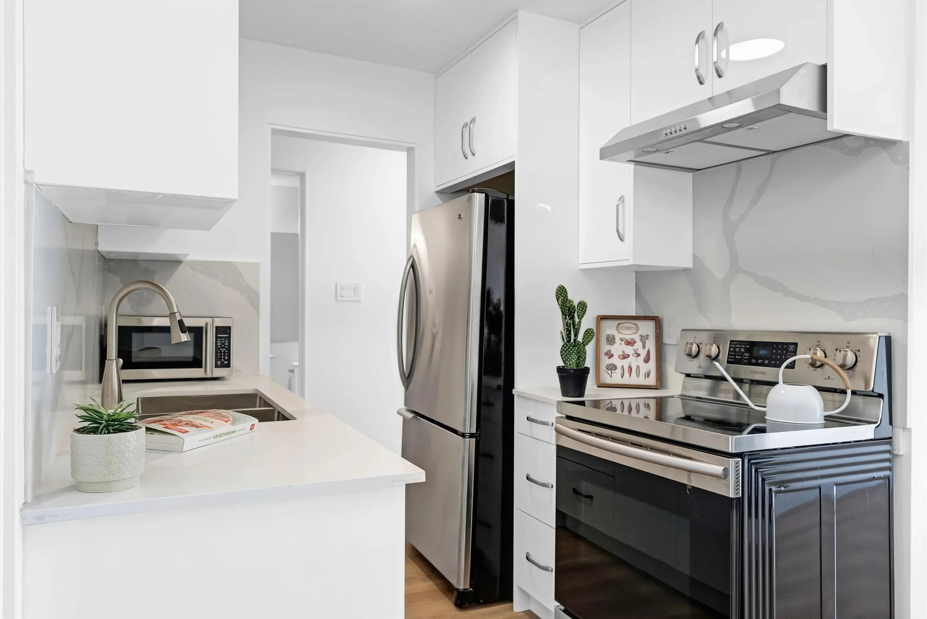 225 W 3rd Street #201