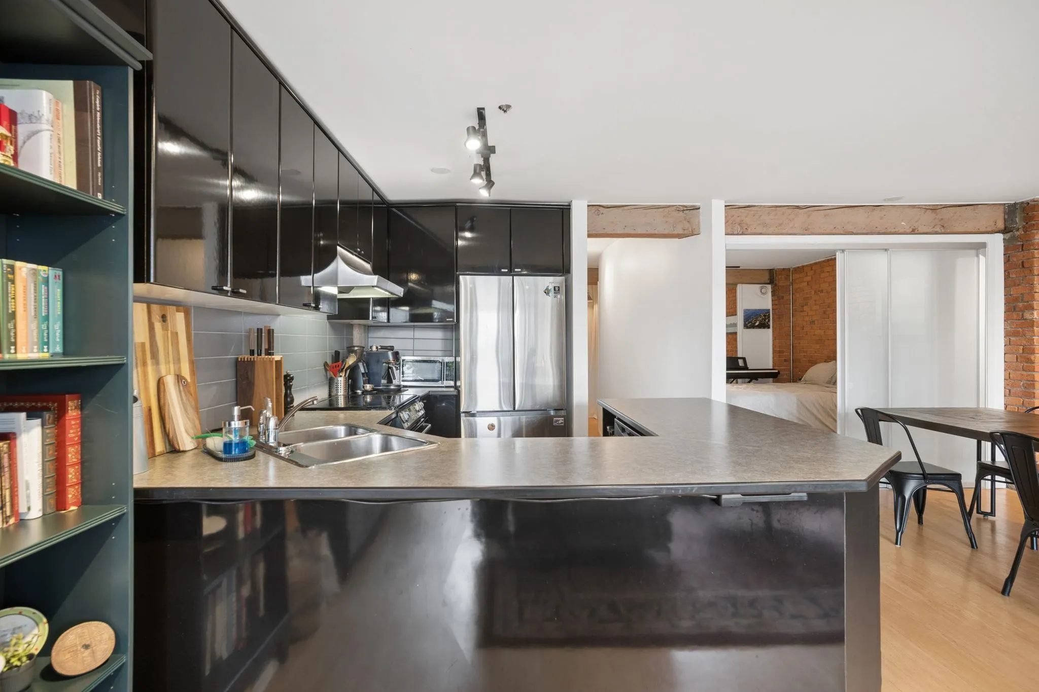 1066 Hamilton Street #305