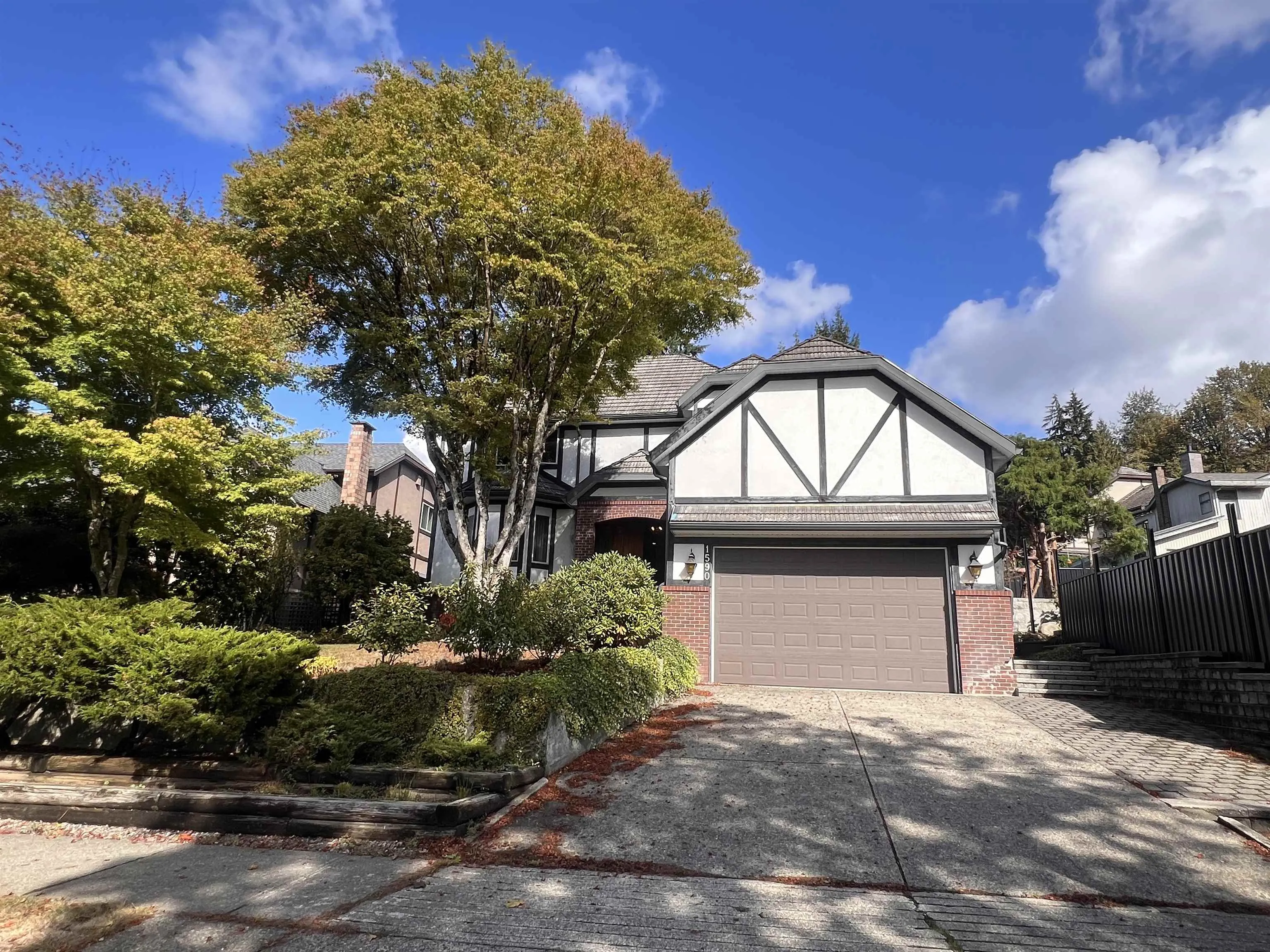 1590 Glen Abbey Drive