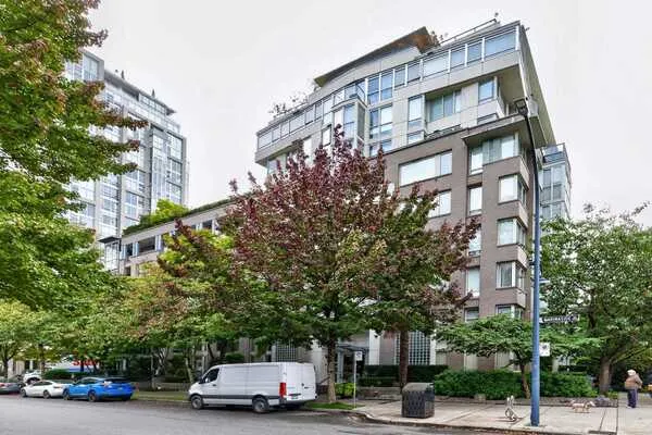 1288 Marinaside Crescent #TH108