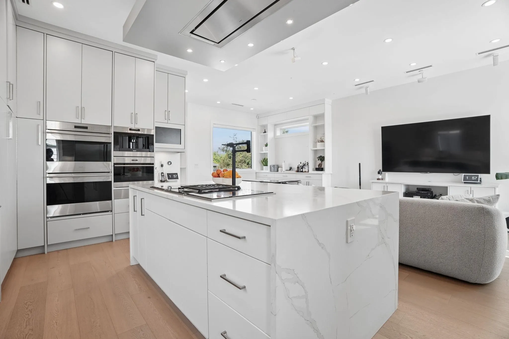 72 E 57th Avenue