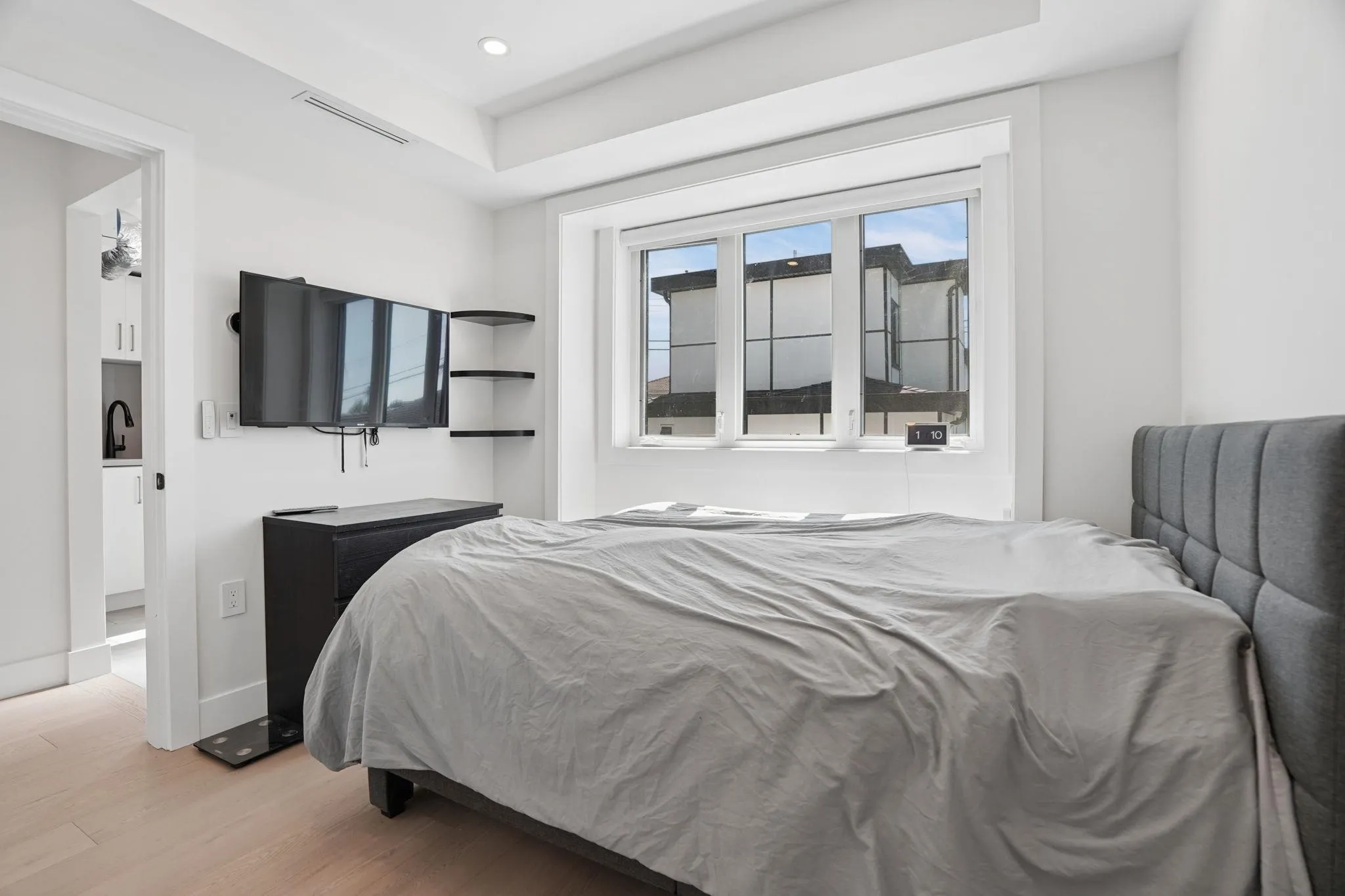 72 E 57th Avenue