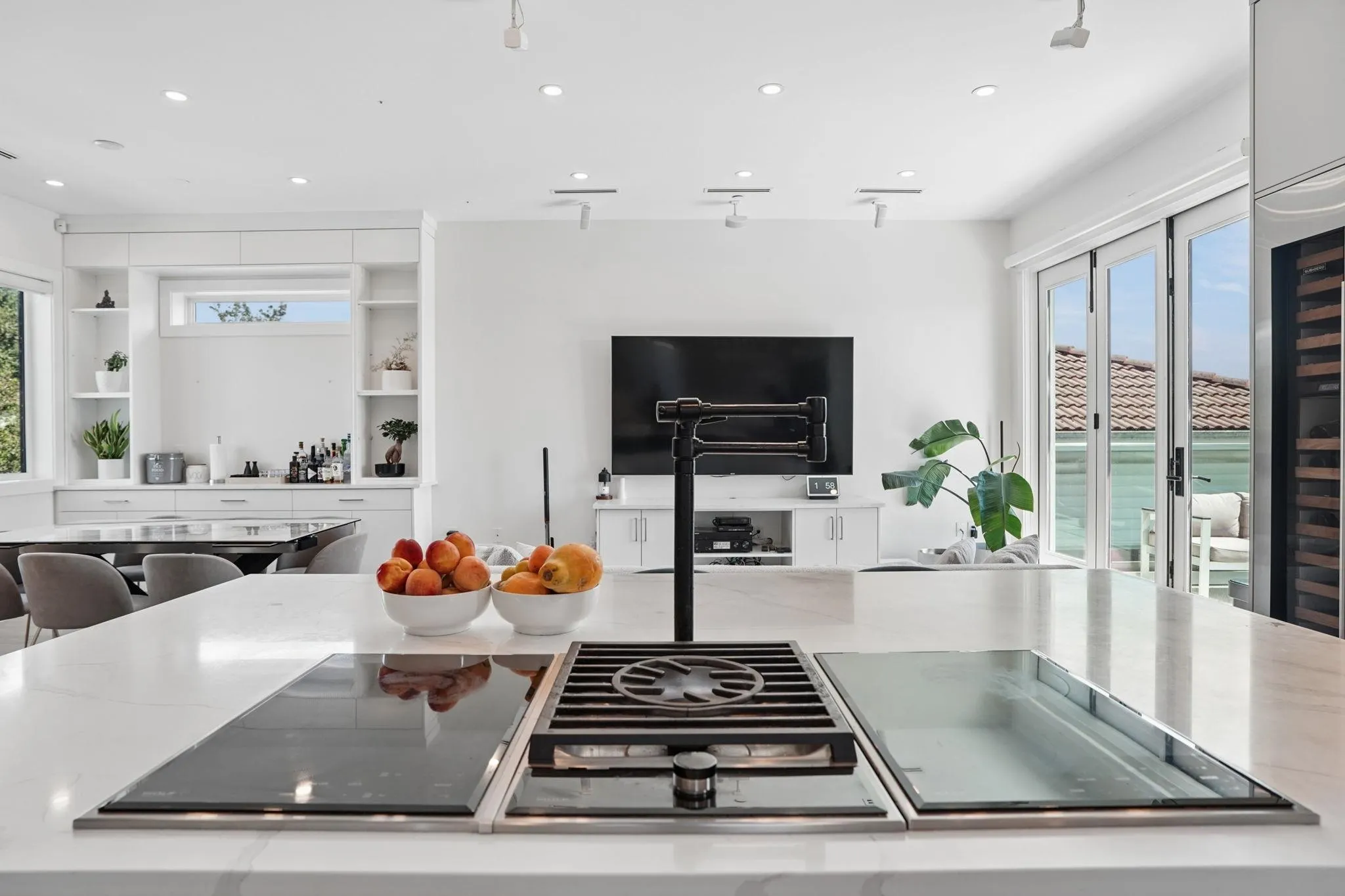 72 E 57th Avenue