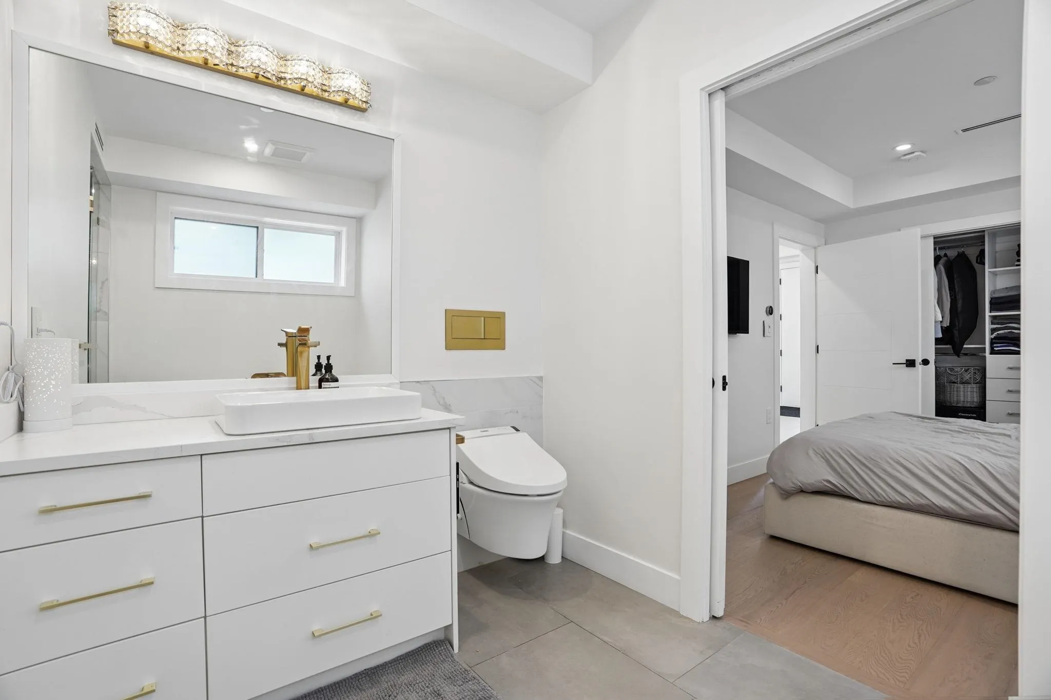 72 E 57th Avenue