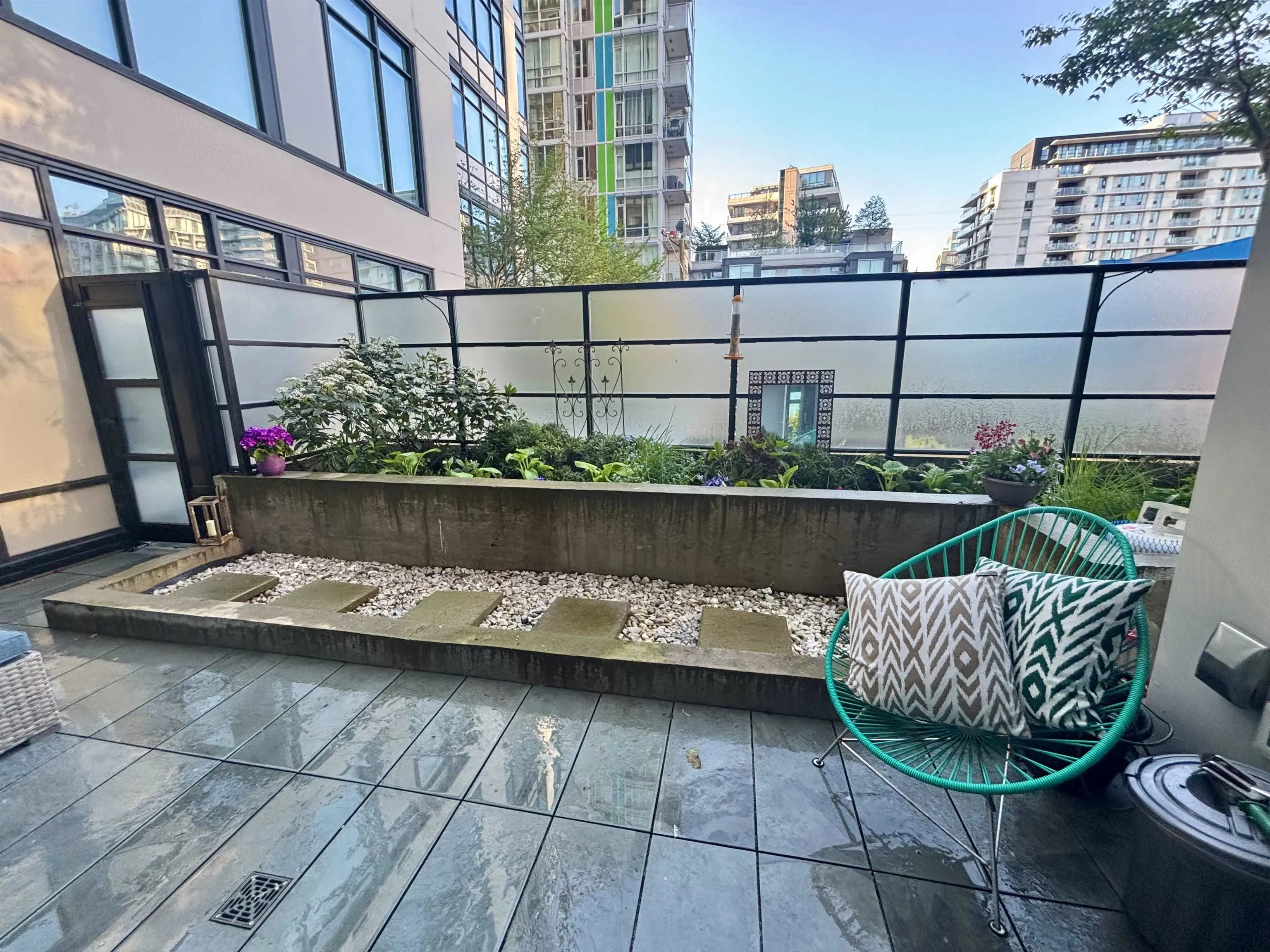 1788 Ontario Street #201