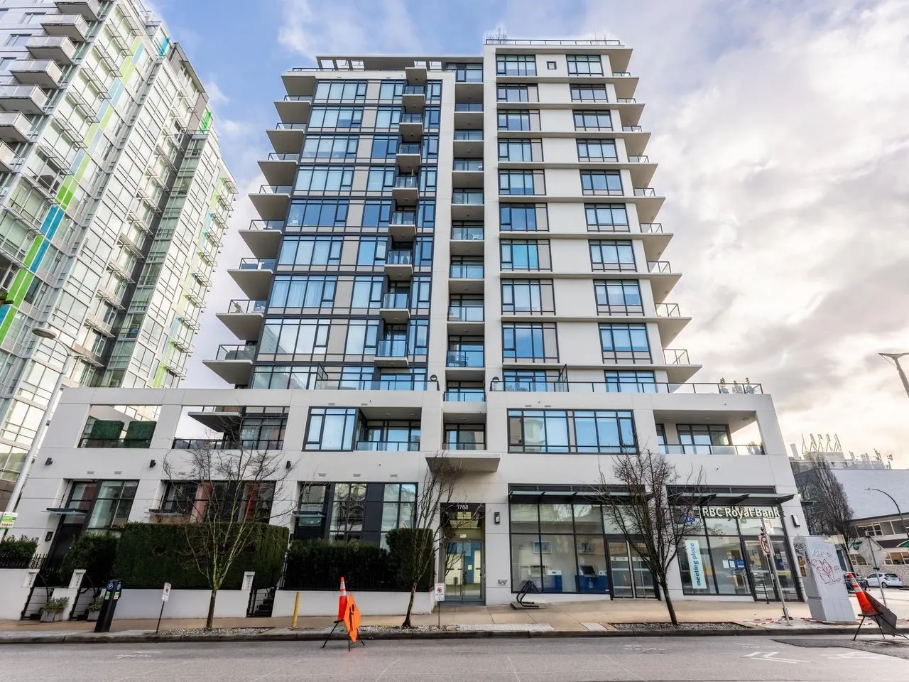 1788 Ontario Street #201