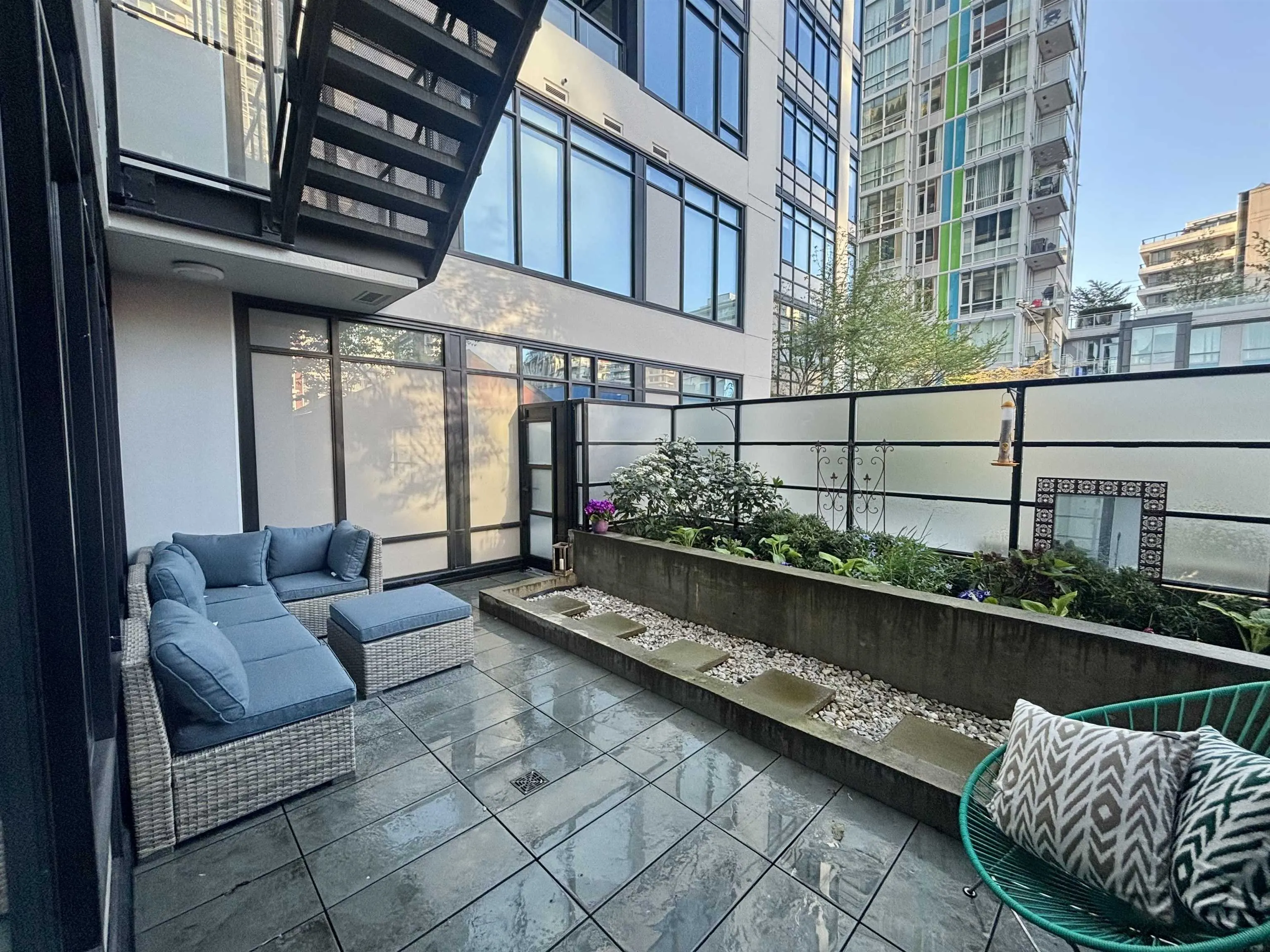 1788 Ontario Street #201