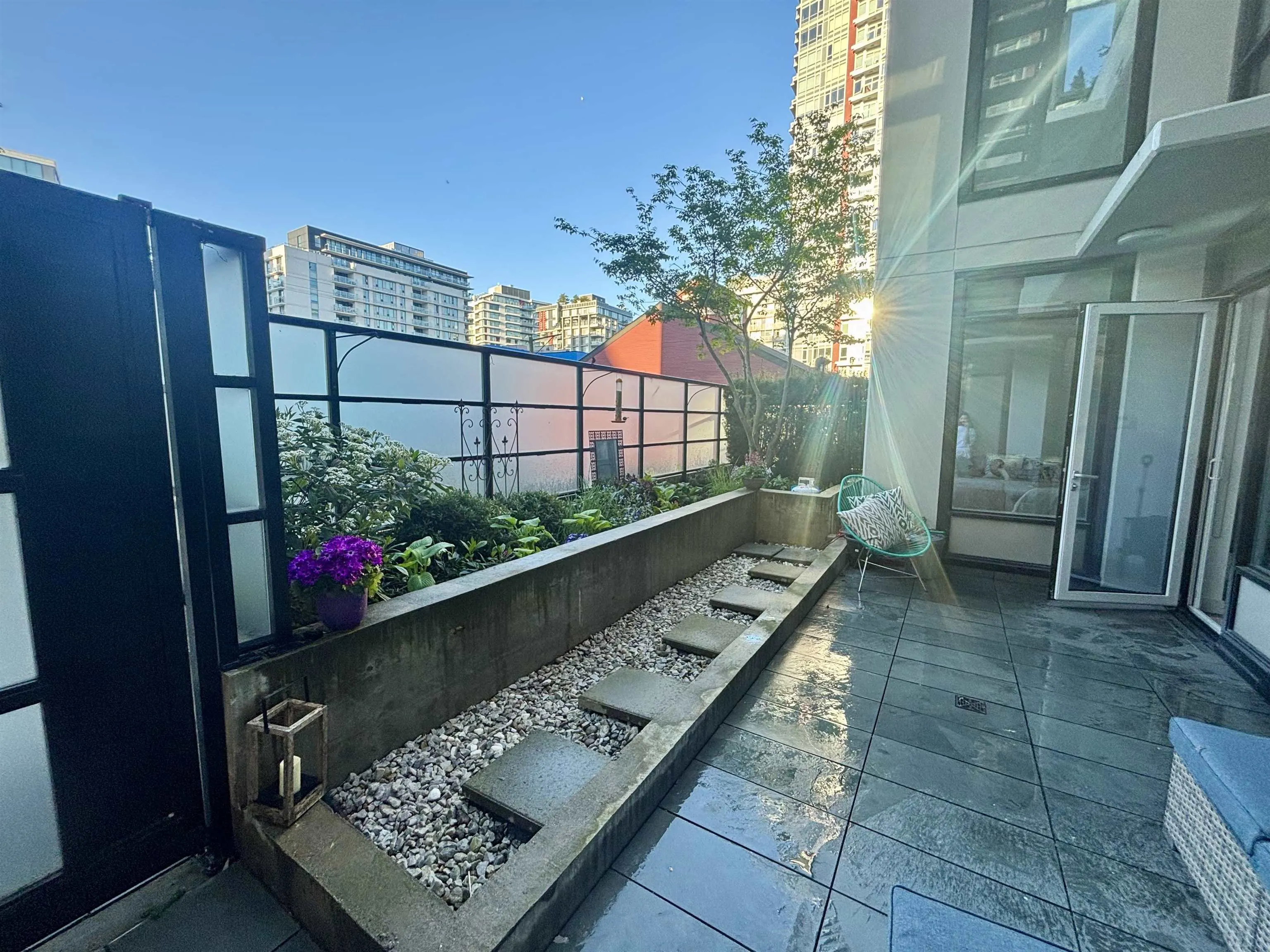1788 Ontario Street #201