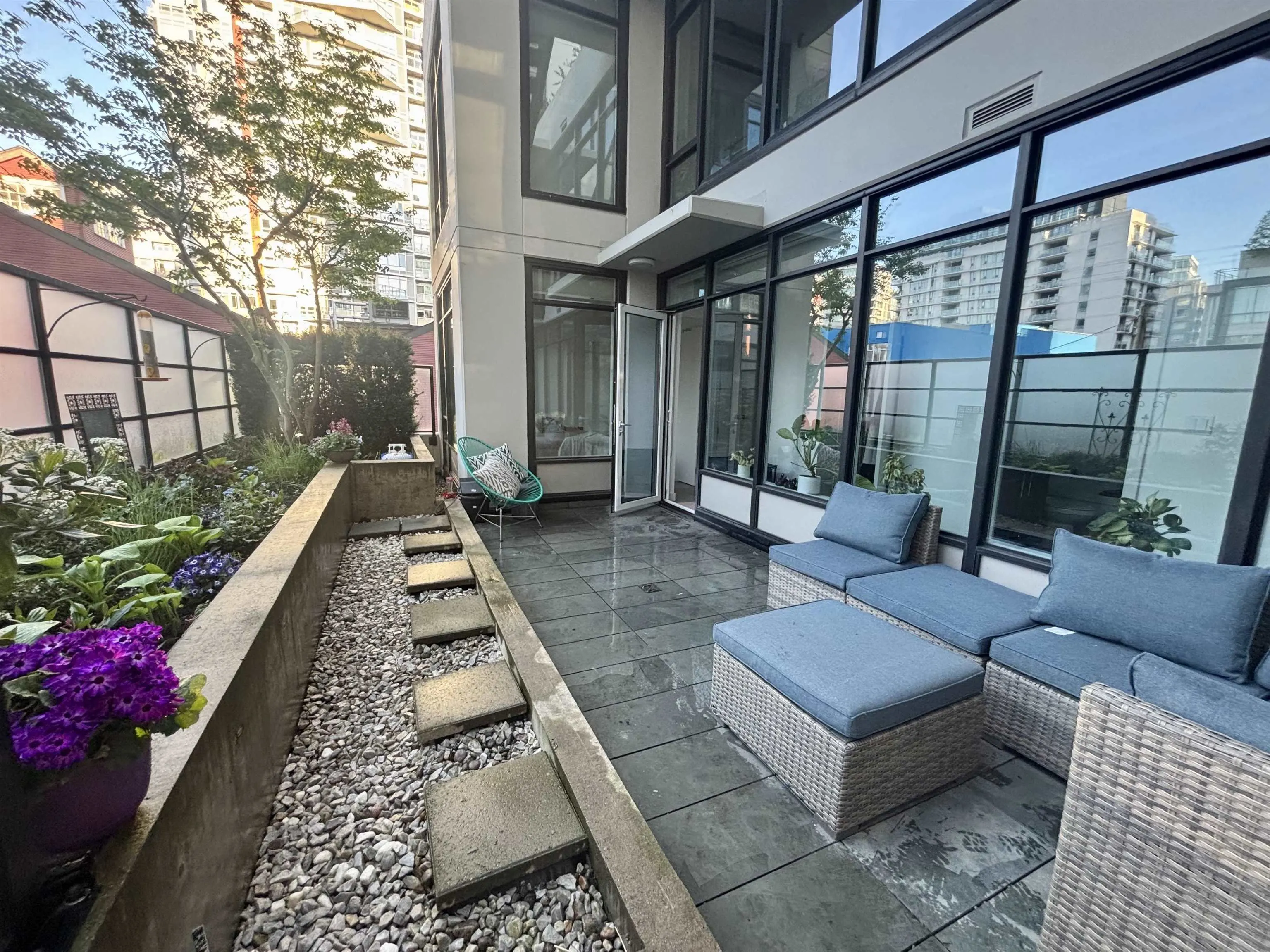1788 Ontario Street #201