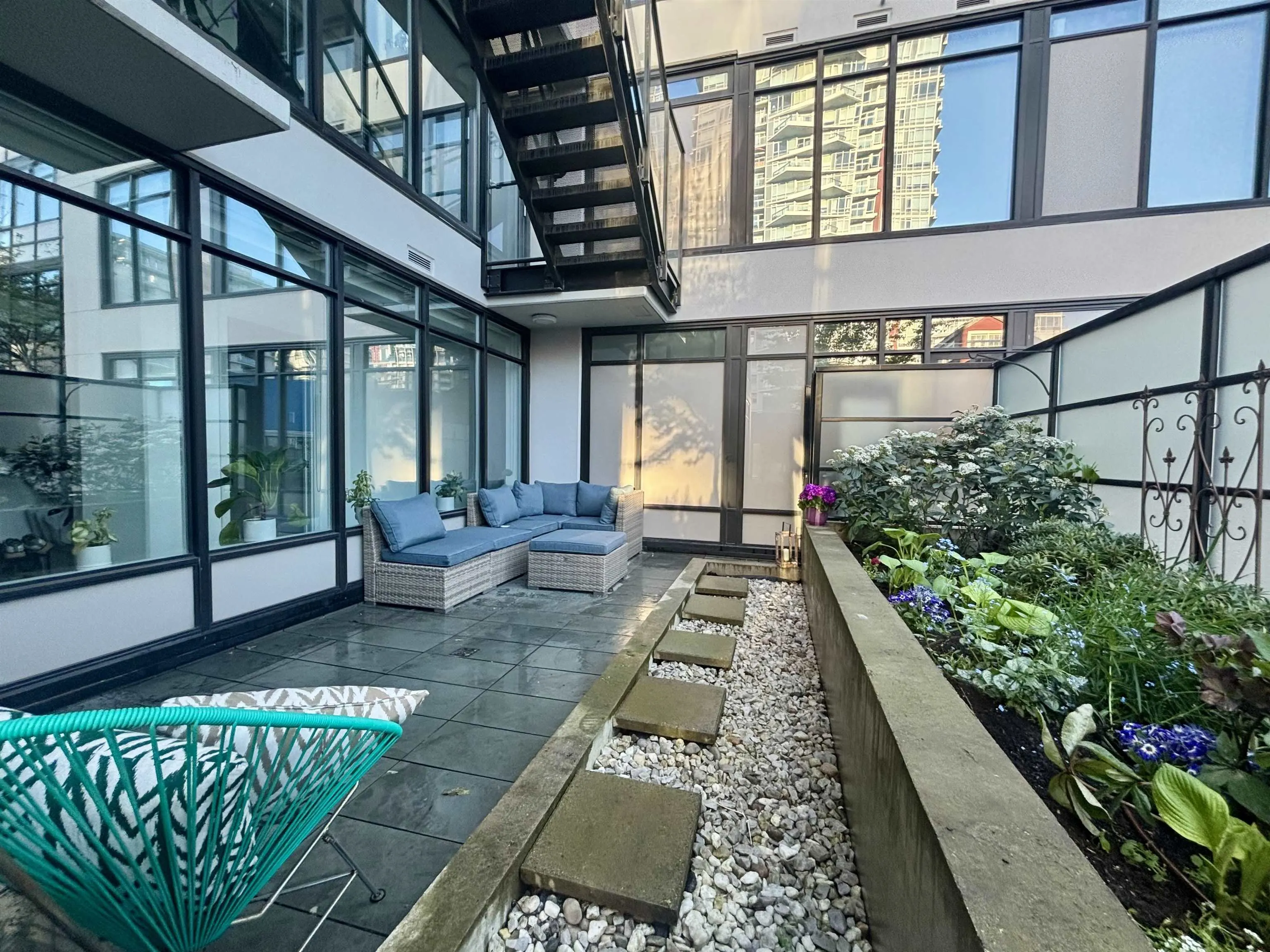 1788 Ontario Street #201