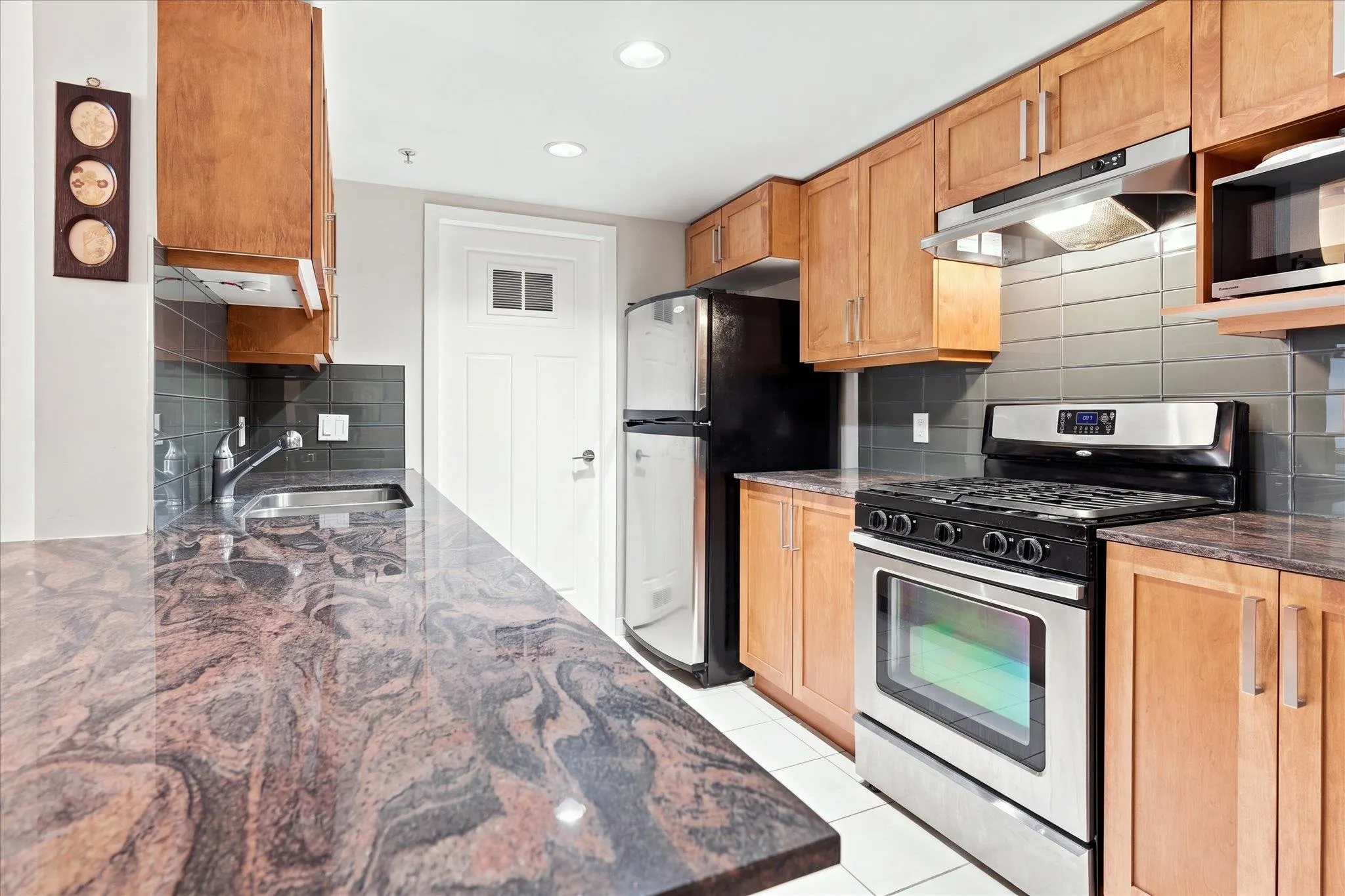 1212 Main Street #207