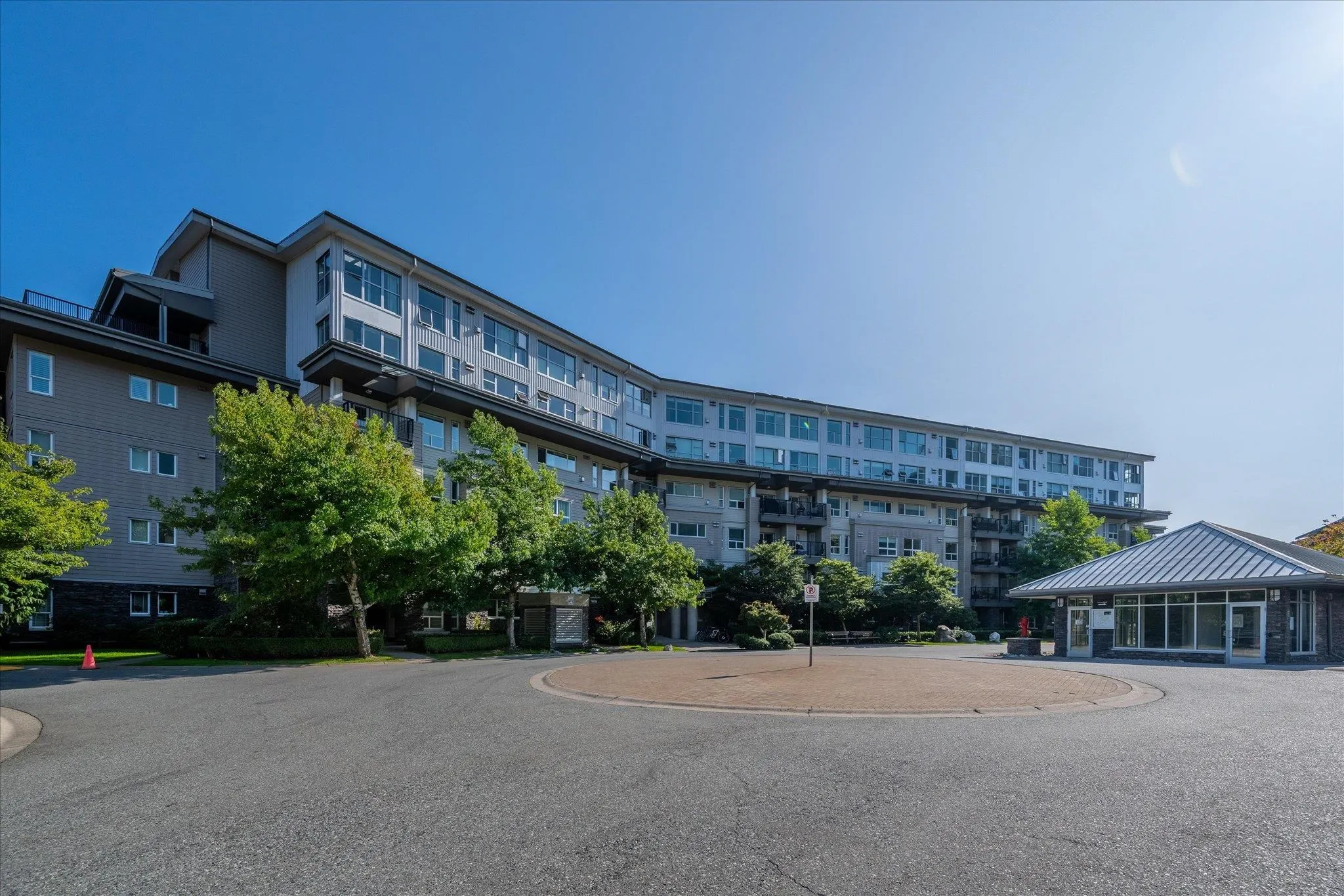 1212 Main Street #207