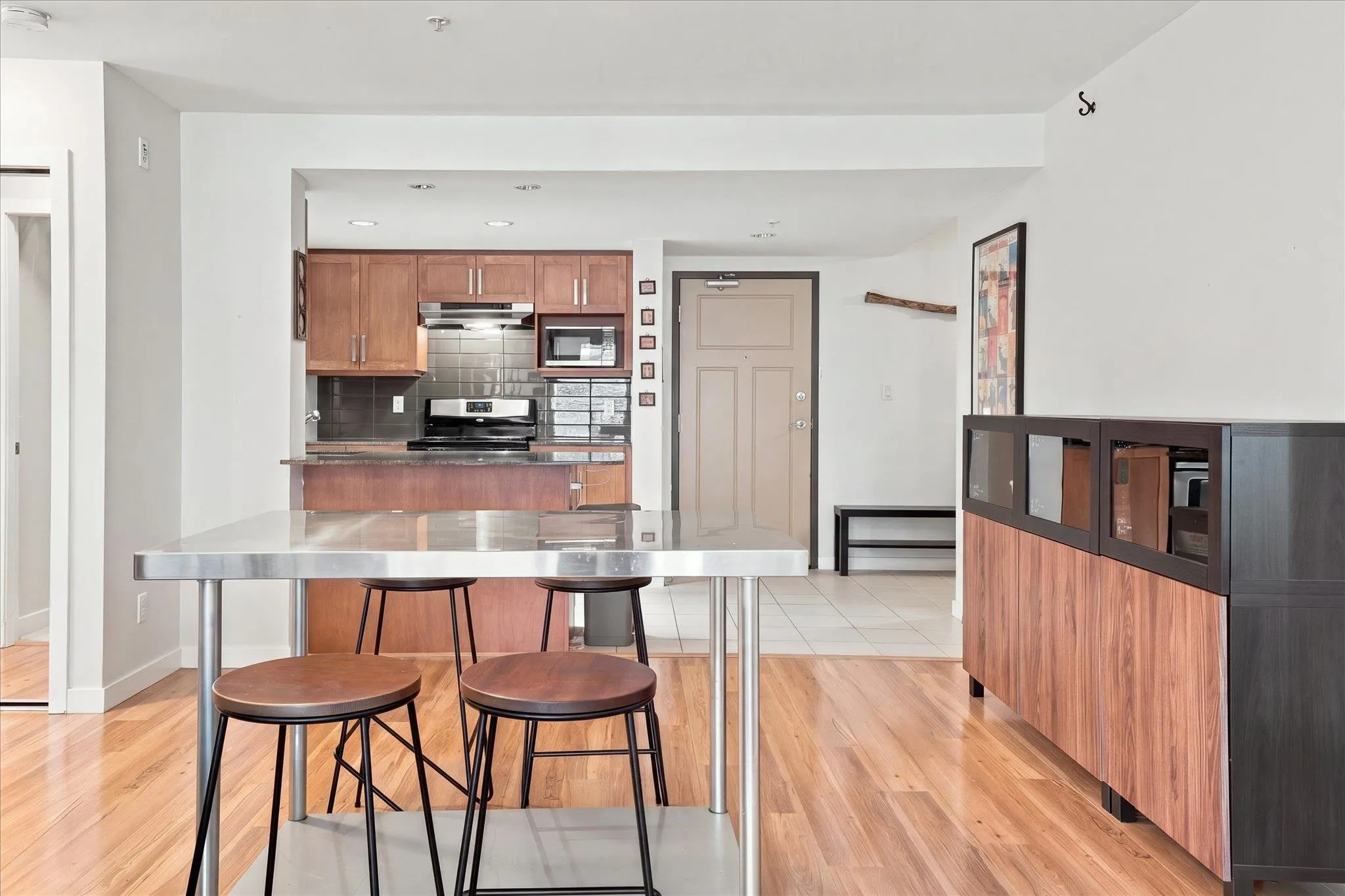 1212 Main Street #207