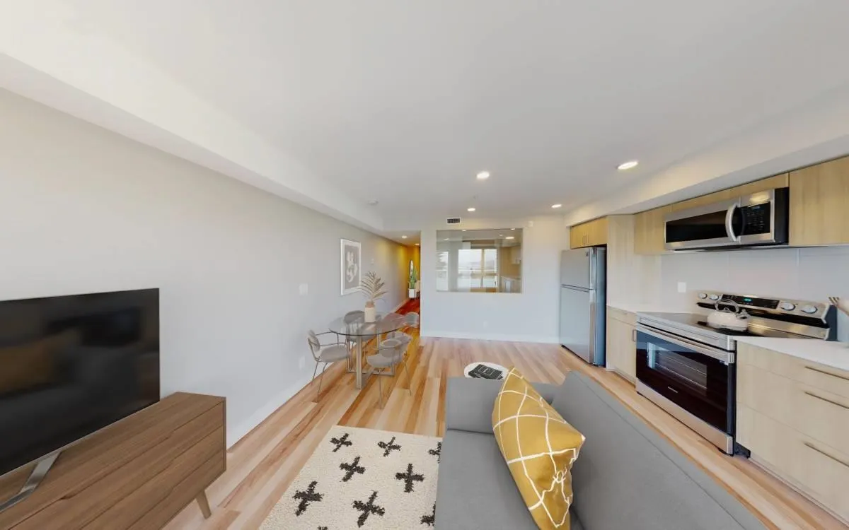 408 East Columbia #411