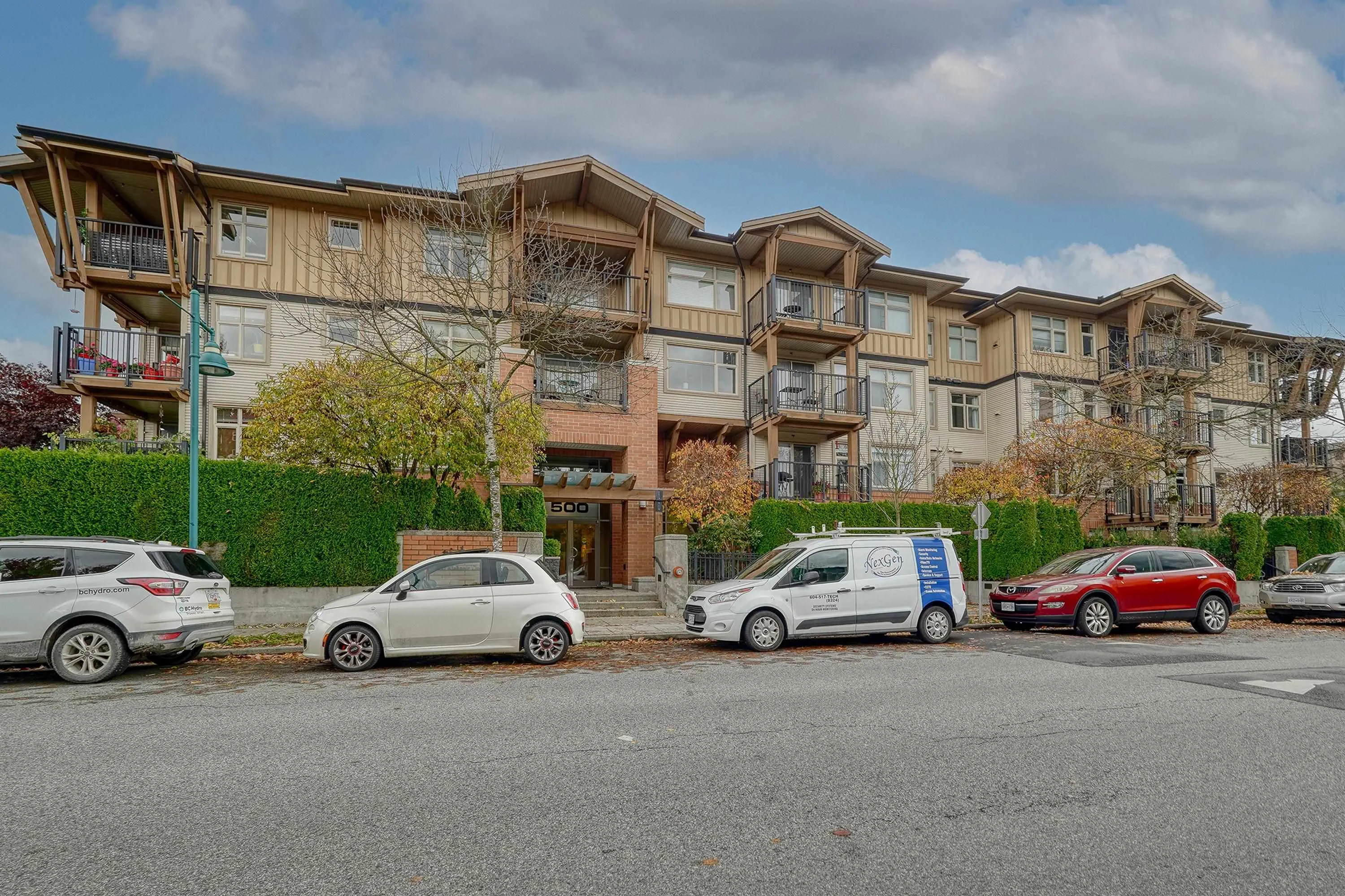 500 Klahanie Drive #403