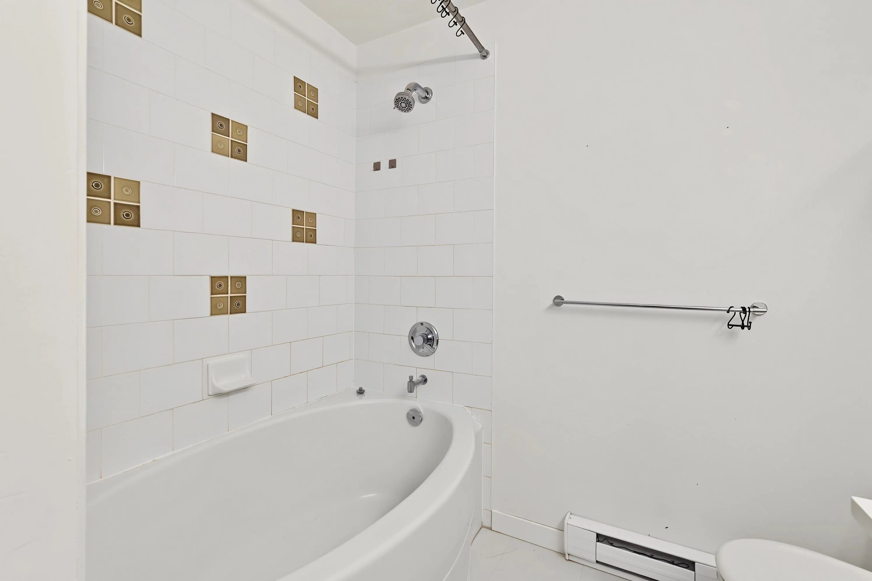 500 Klahanie Drive #403