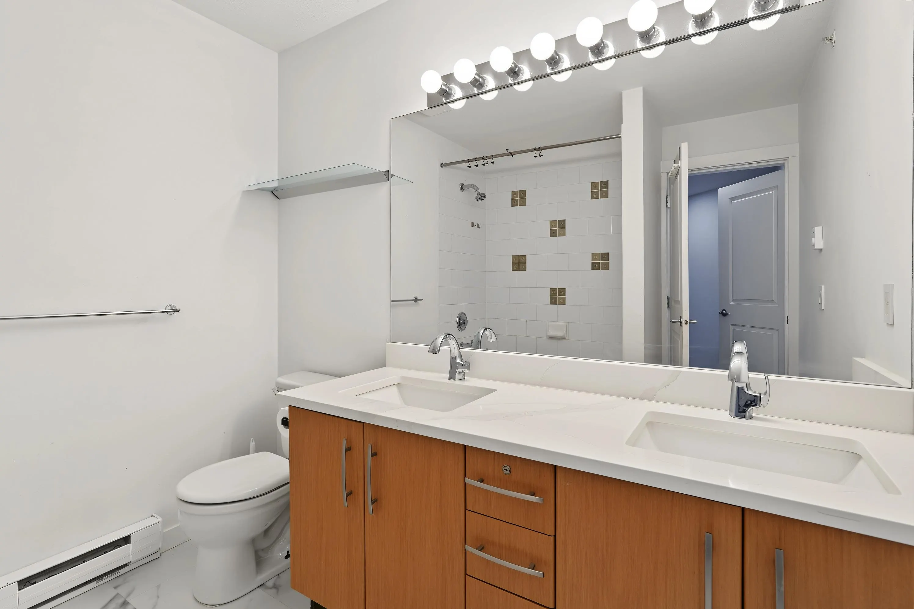 500 Klahanie Drive #403
