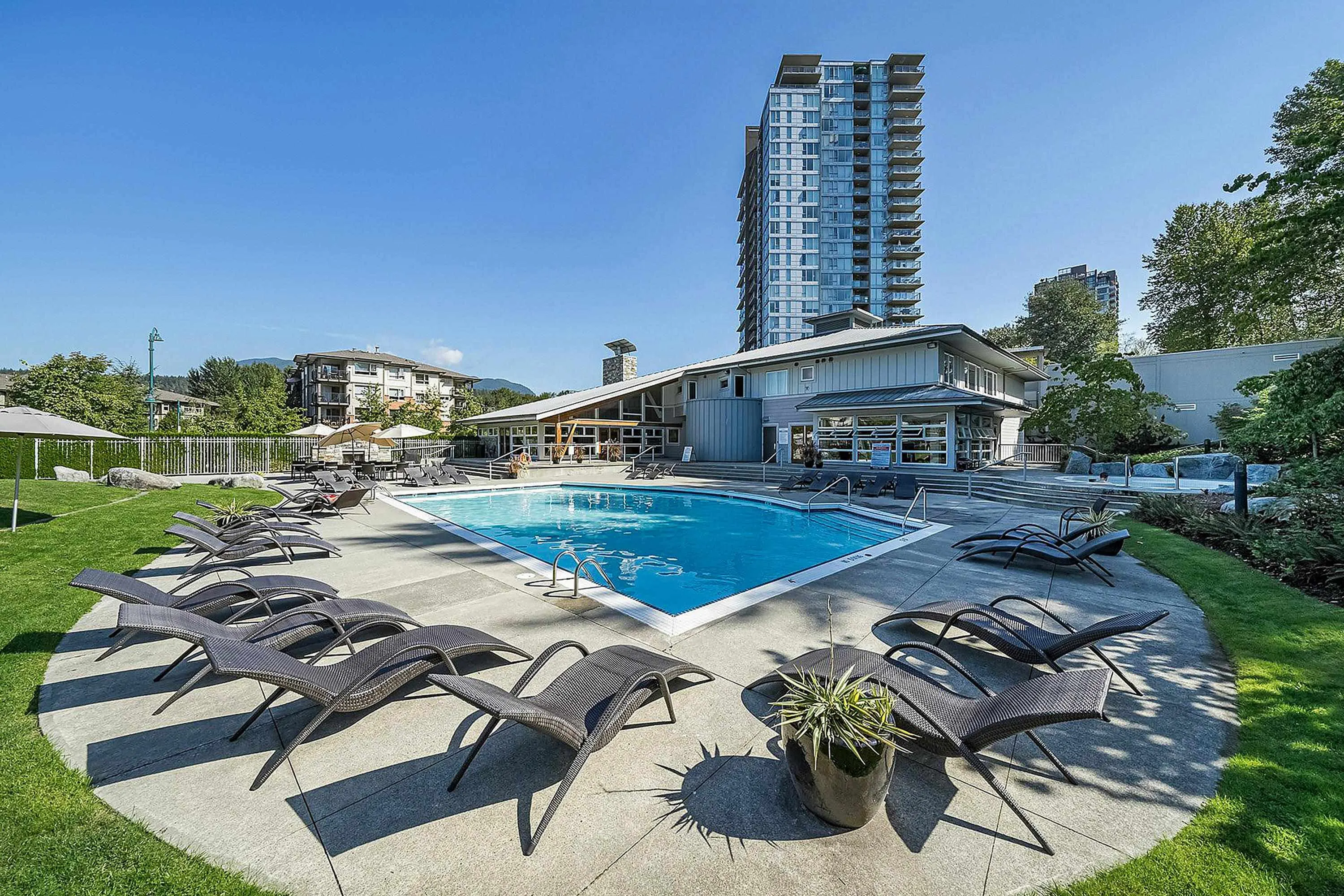 500 Klahanie Drive #403