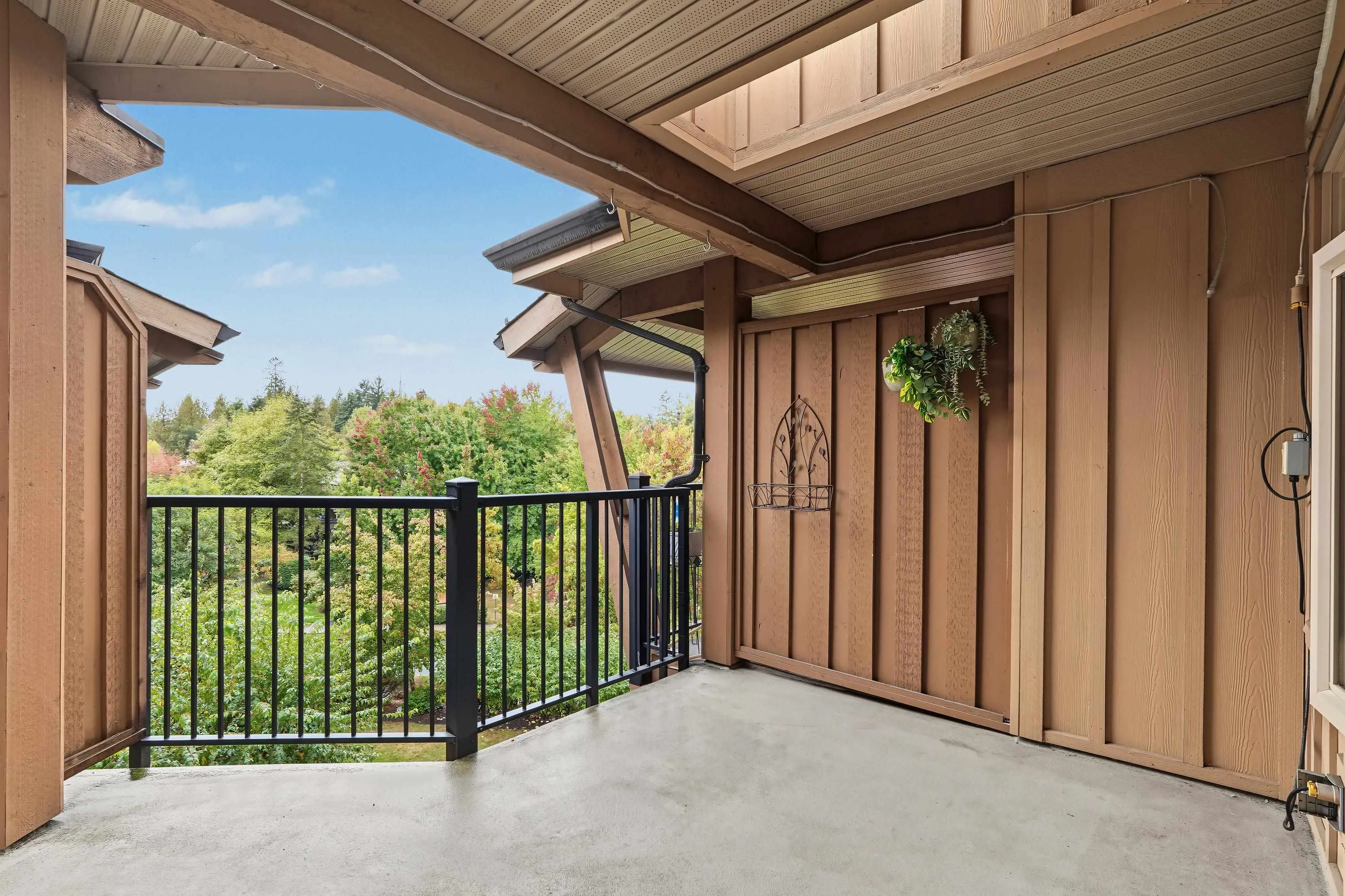500 Klahanie Drive #403