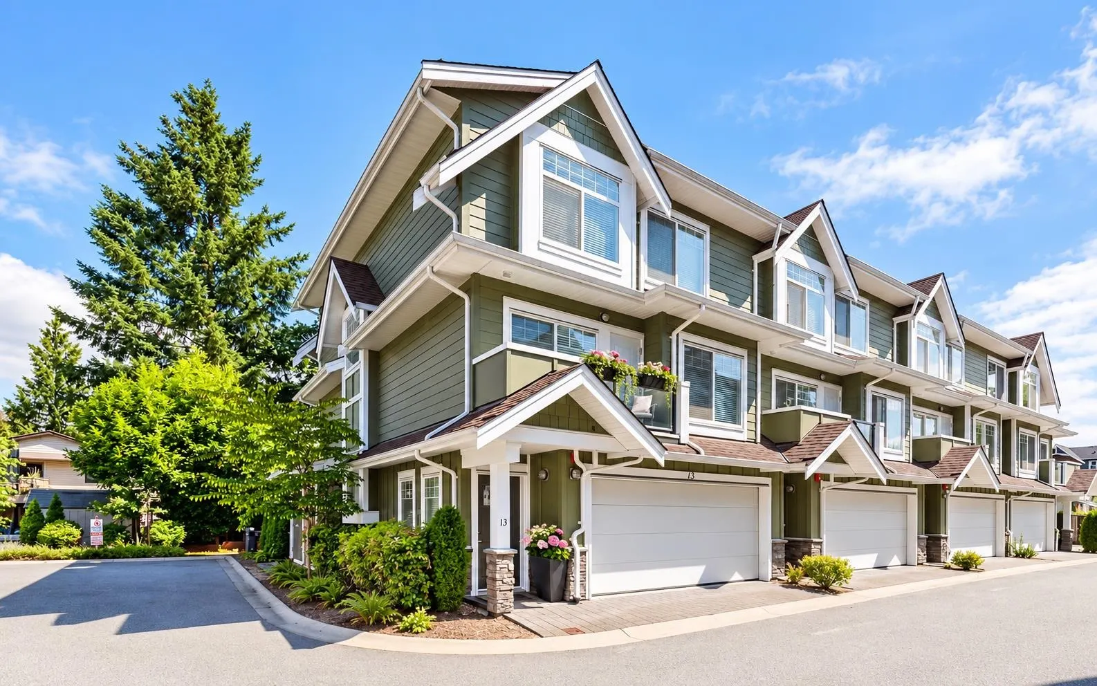 2183 Prairie Avenue #13