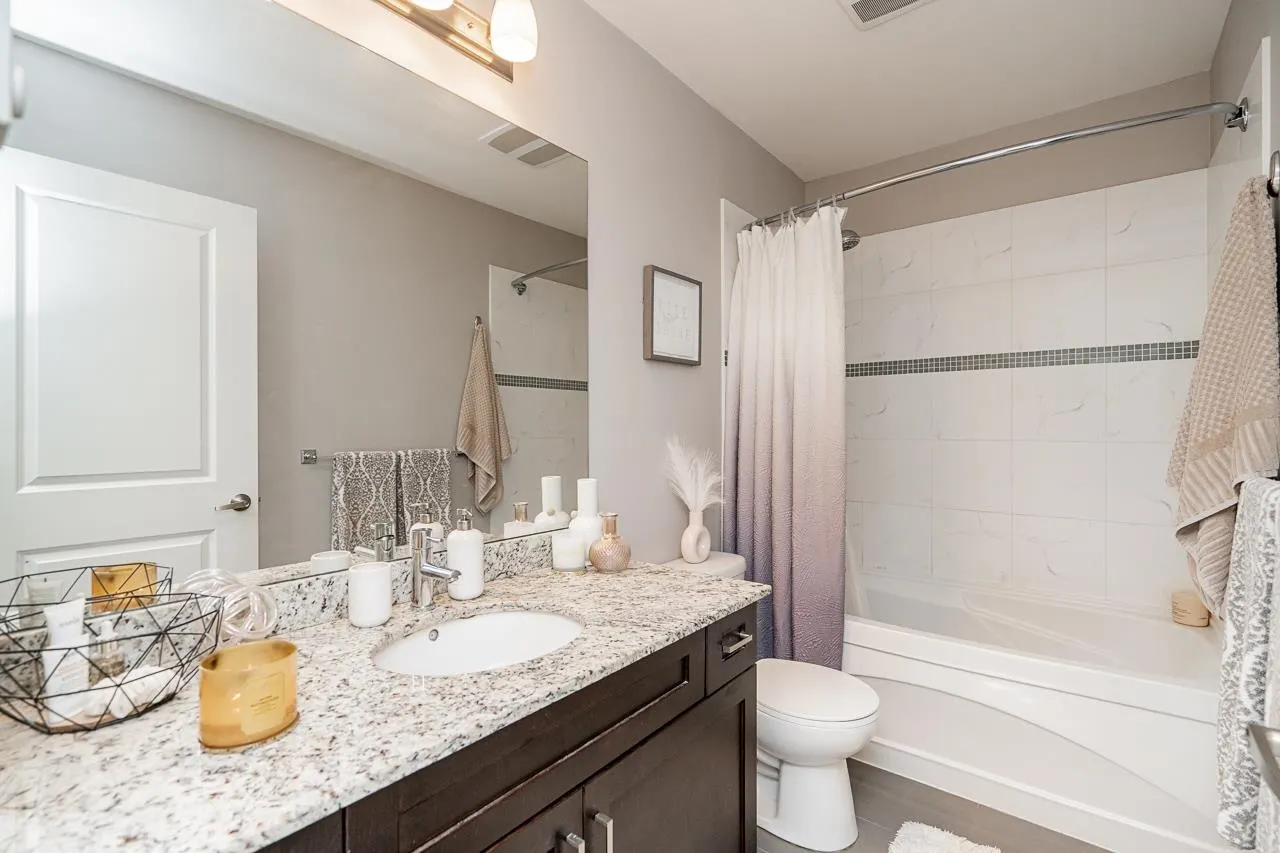 2183 Prairie Avenue #13