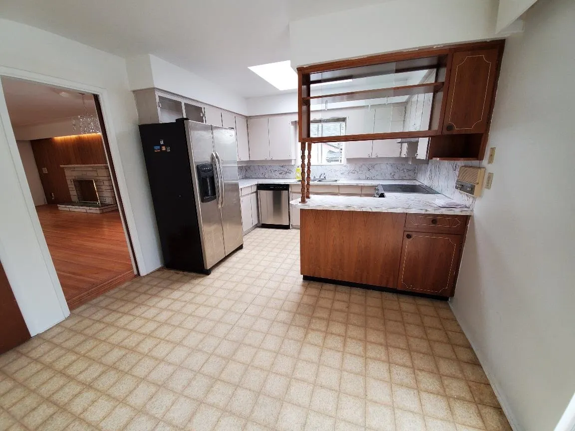 644 W 14th Street #Upper
